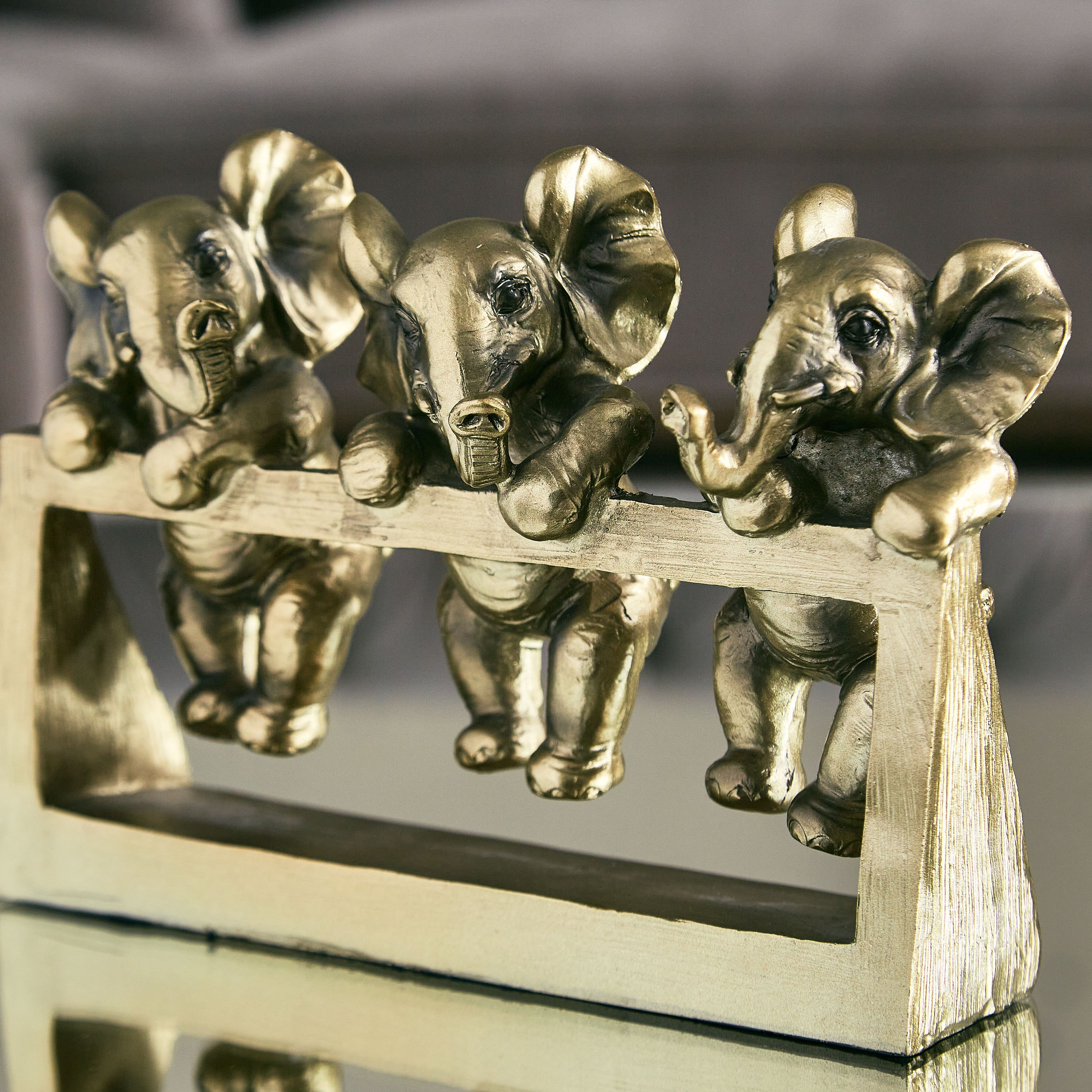تمثال فيلة معلقة بولي ريزين من ميرايا - 19.8x7.1x13.5 سم-hbxhomeware-homedecor-figurinesandornaments-image-3