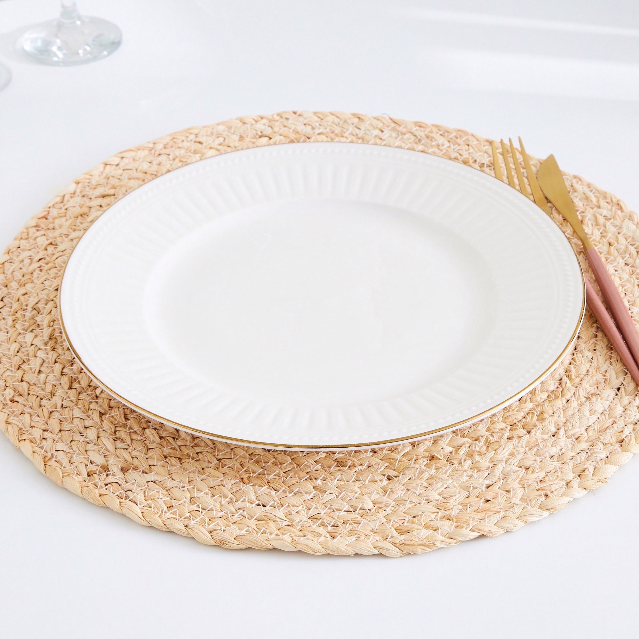 صحن عشاء منقوش بخط ذهبي - 27 سم-hbxdecorandfurnishings-tabletop-crockery-image-1