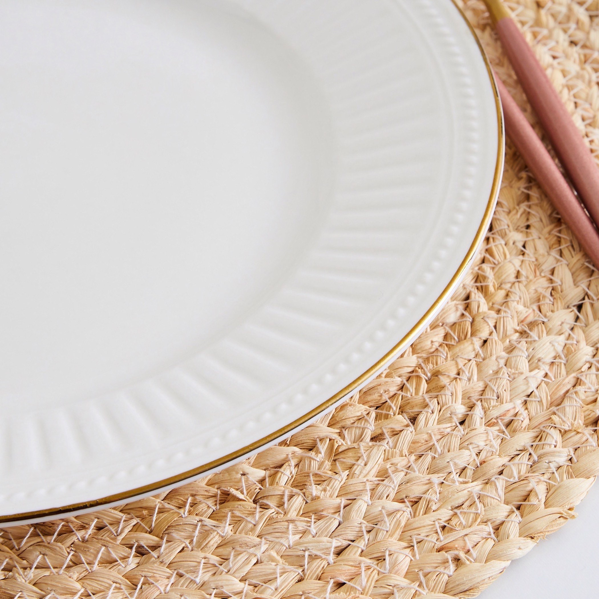 صحن عشاء منقوش بخط ذهبي - 27 سم-hbxdecorandfurnishings-tabletop-crockery-image-3