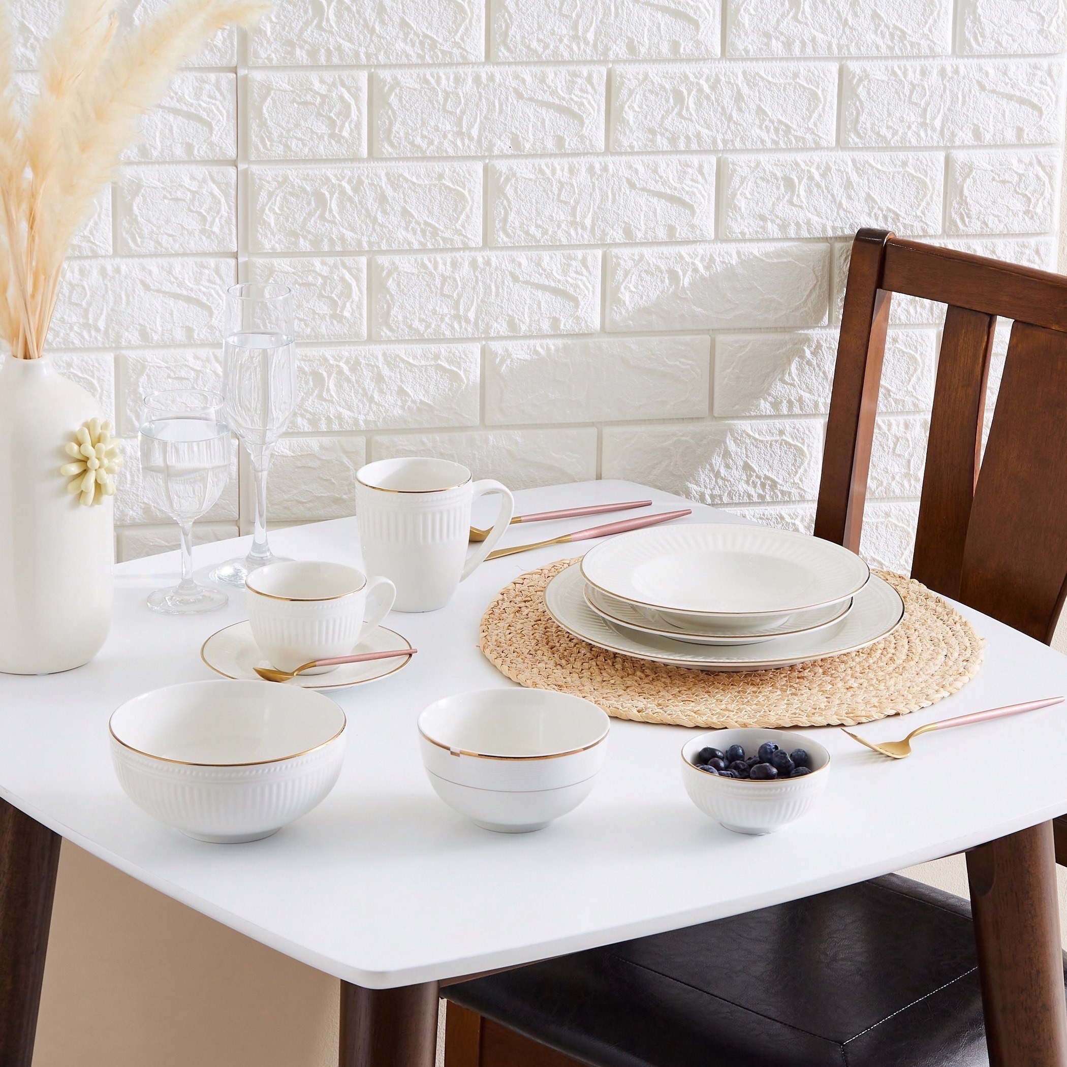 طقم كوب وصحن خط ذهبي منقوش-hbxhomeware-diningandtabletop-coffeeandteasets-image-4