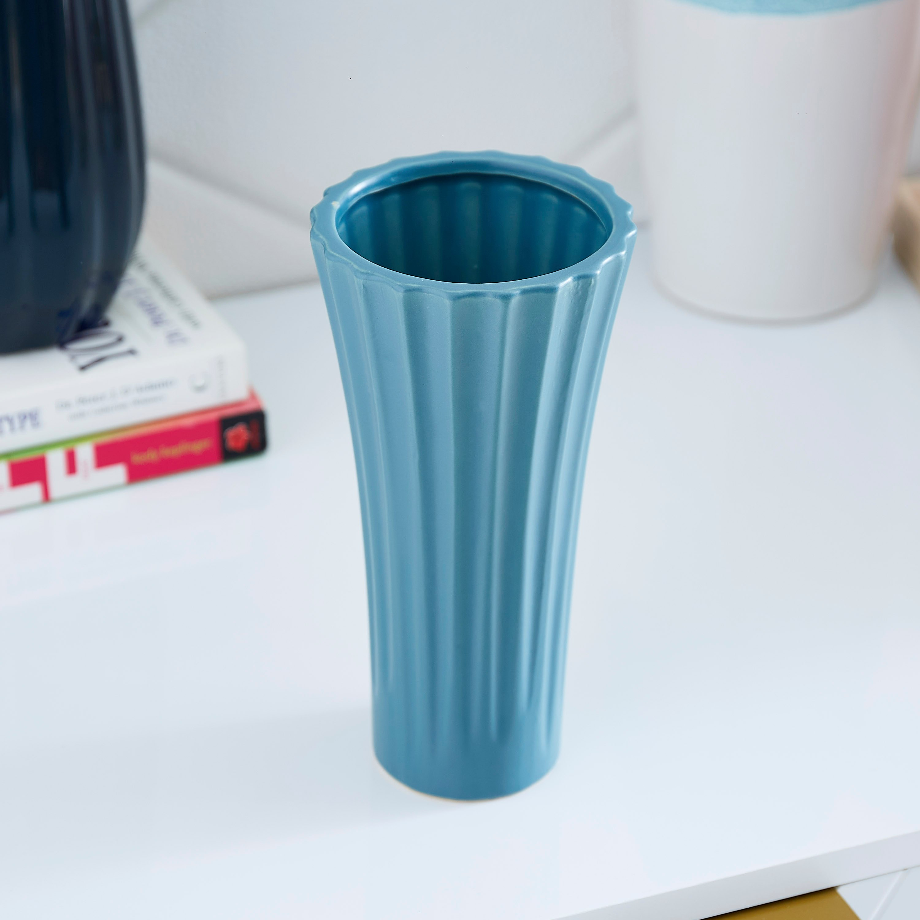 مزهرية مضلعة سيراميك من إميرالد - 10.5x10.5x21 سم-hbxbedroom-decorandaccessories-vases-image-1
