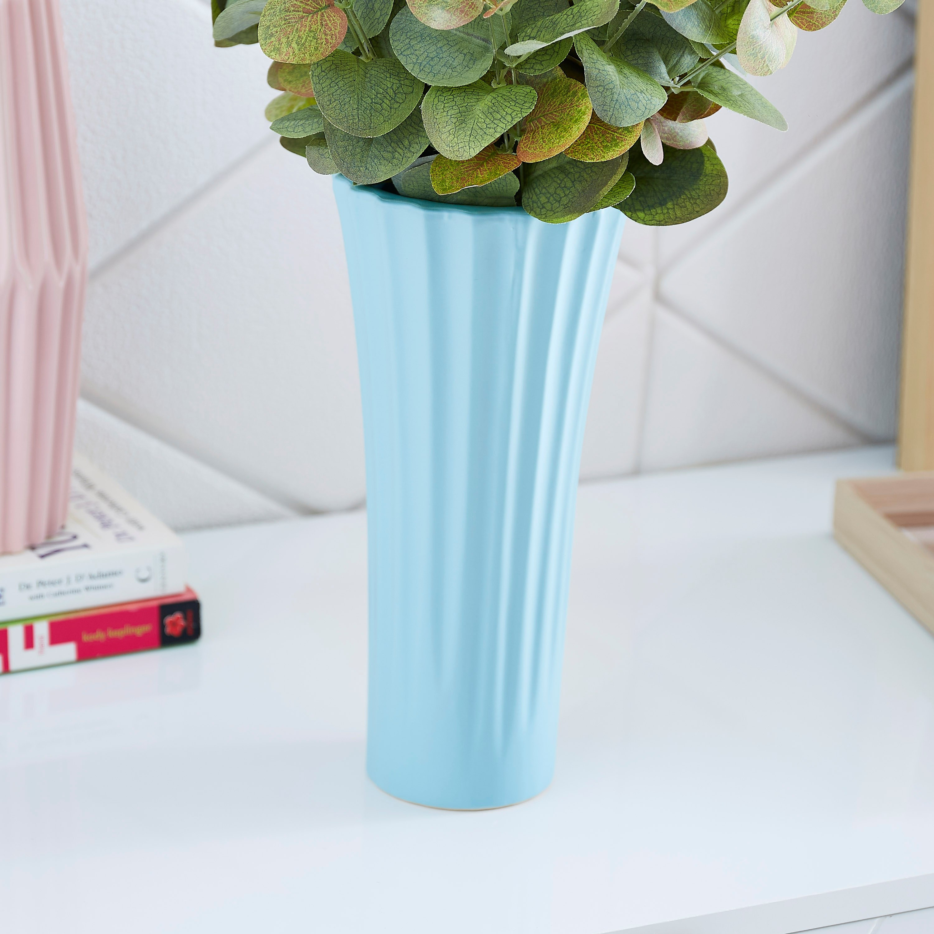 مزهرية زهور سيراميك مضلّعة من اميرالد - 12x12x25.5 سم-hbxbedroom-decorandaccessories-vases-image-2