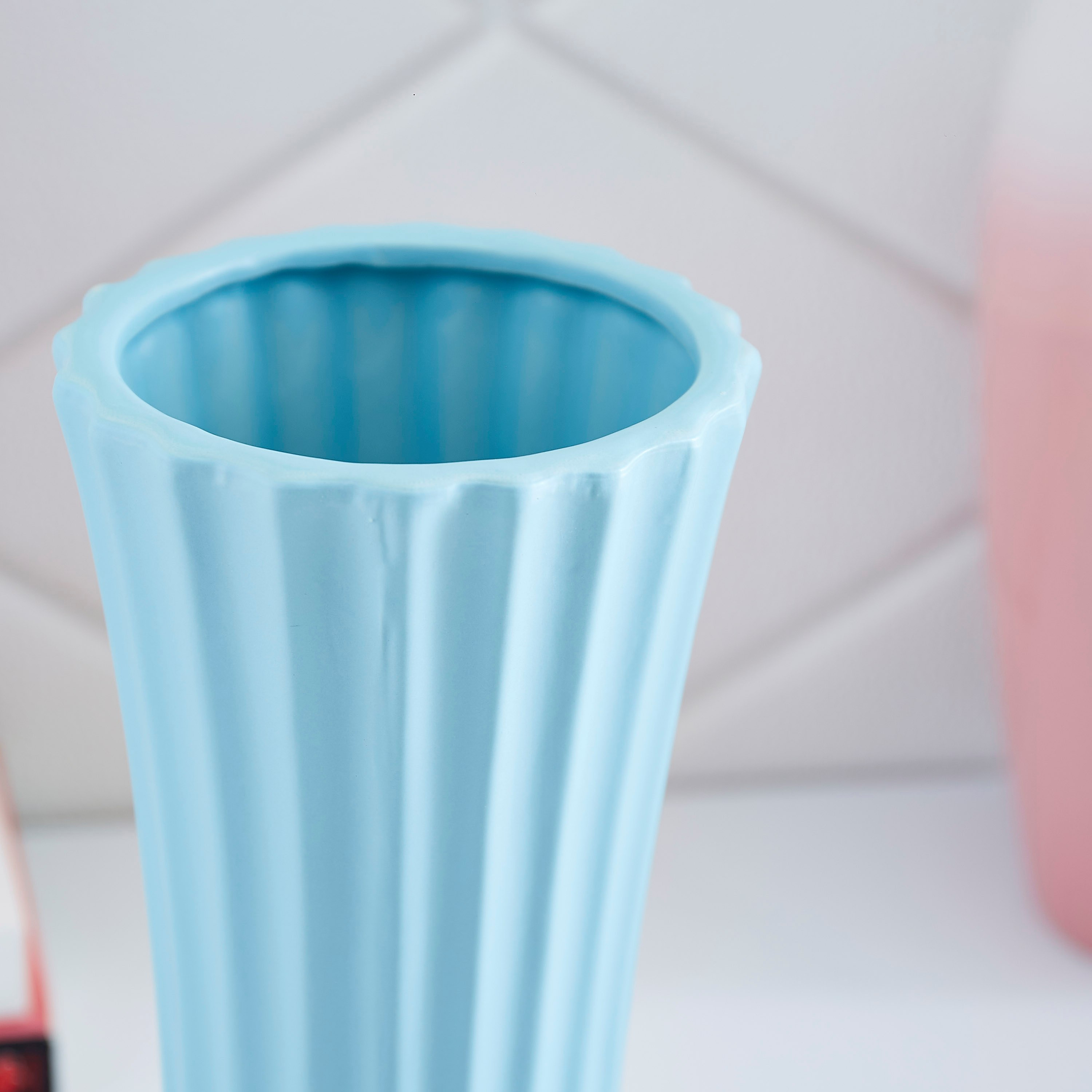 مزهرية زهور سيراميك مضلّعة من اميرالد - 12x12x25.5 سم-hbxbedroom-decorandaccessories-vases-image-3