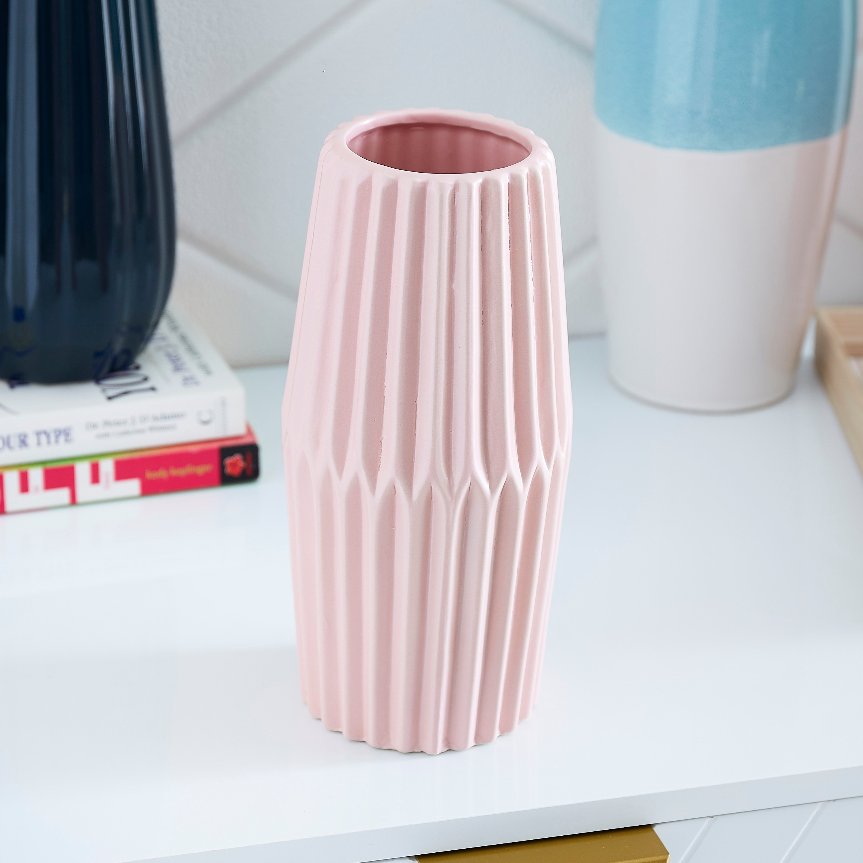 مزهرية سيراميك من اميرالد - 12x12x25 سم-hbxbedroom-decorandaccessories-vases-image-1