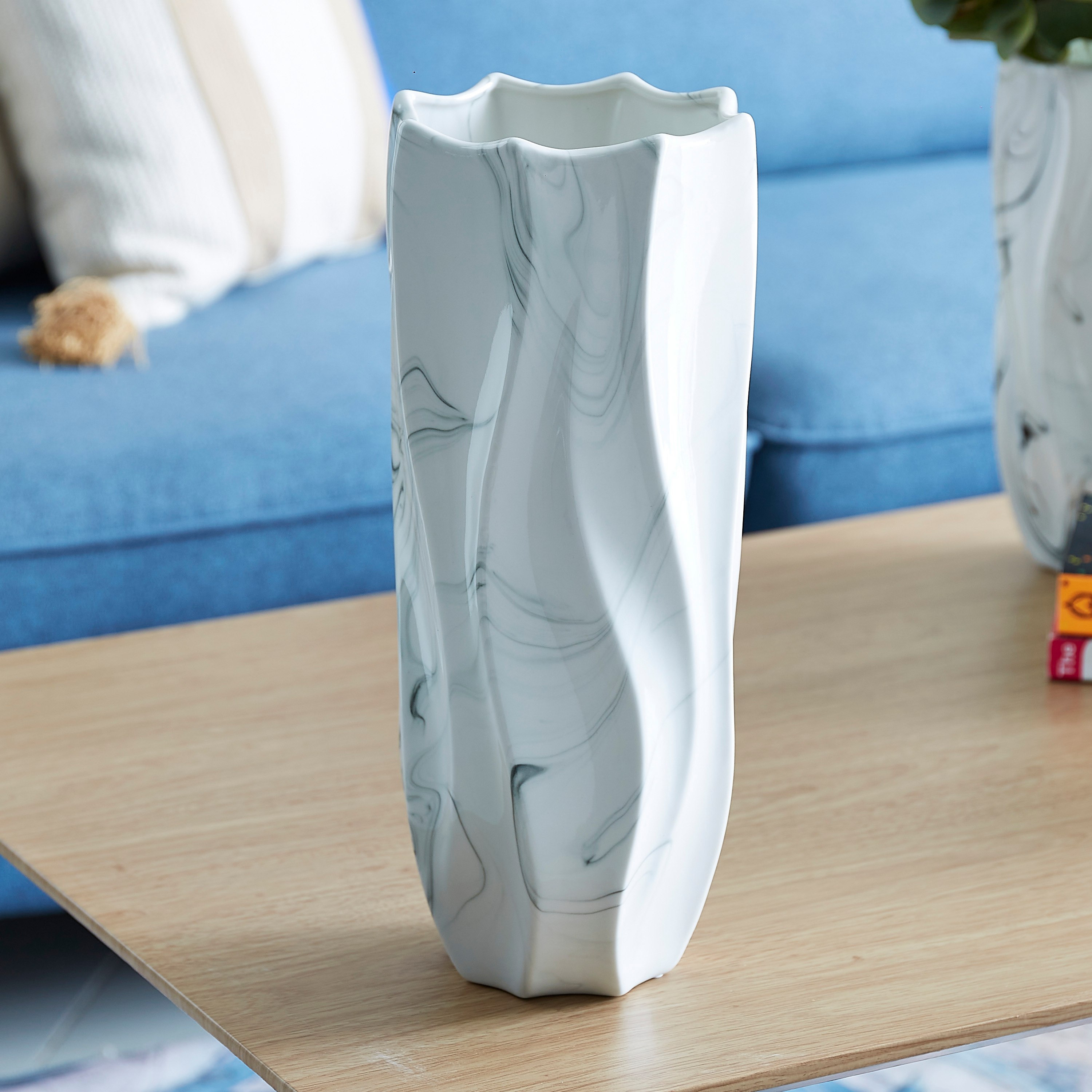 مزهرية رخامية عضوية كبيرة من السيراميك من إميرالد - 14x14x34 سم-hbxbedroom-decorandaccessories-vases-image-1