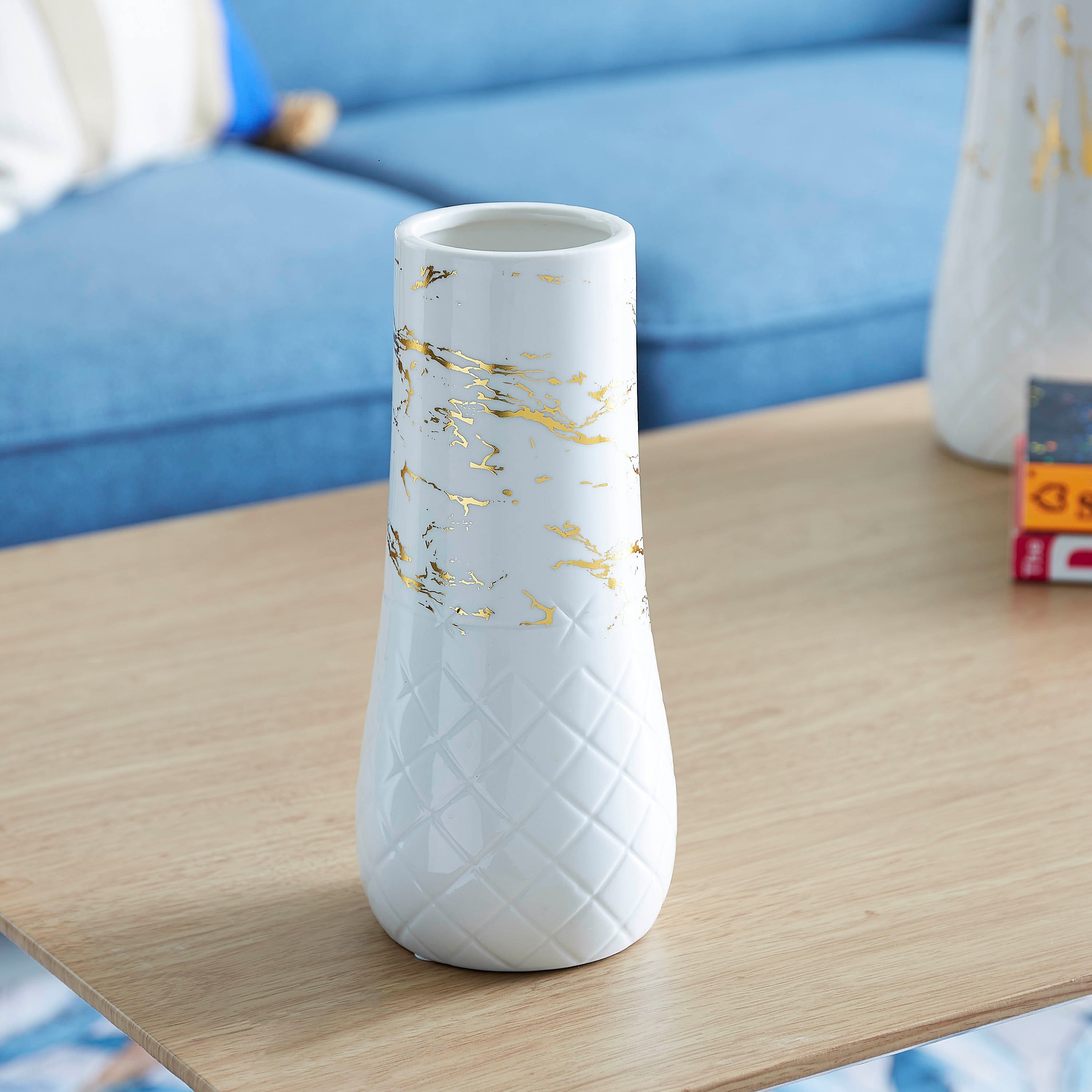 مزهرية سيراميك ذهبية بارزة الملمس من إميرالد - 11x11x24 سم-hbxbedroom-decorandaccessories-vases-image-1