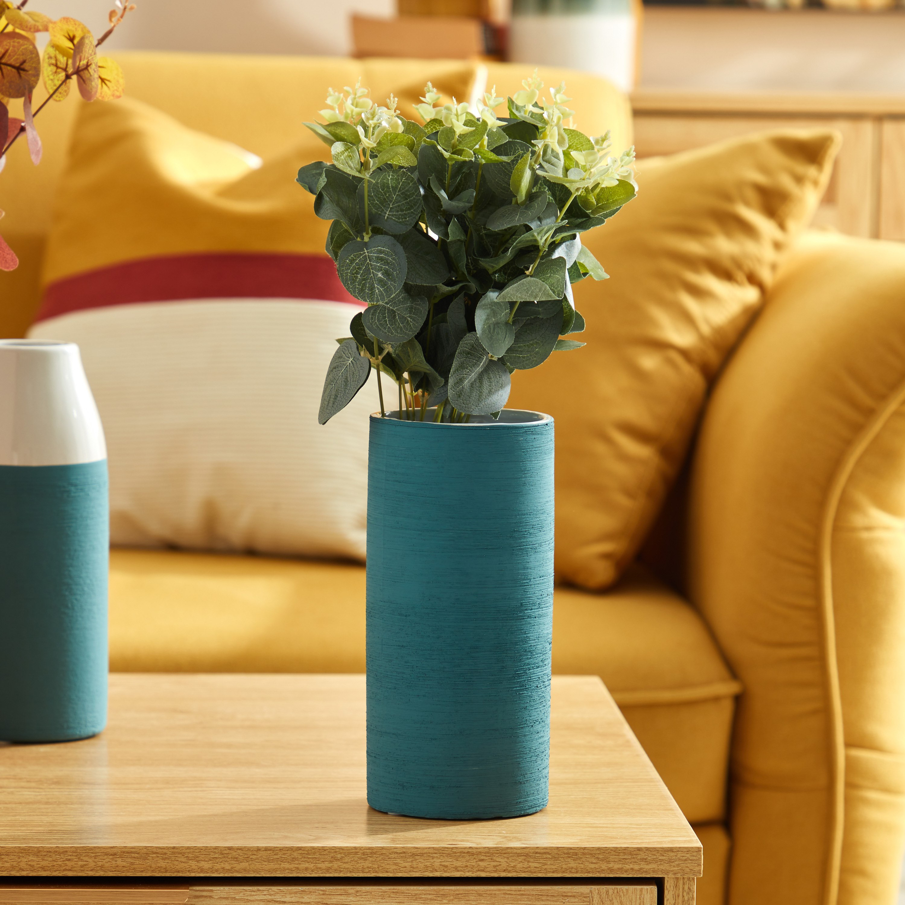 مزهرية سيراميك بارزة الملمس من إميرالد - 10x10x20.5 سم-hbxbedroom-decorandaccessories-vases-image-1