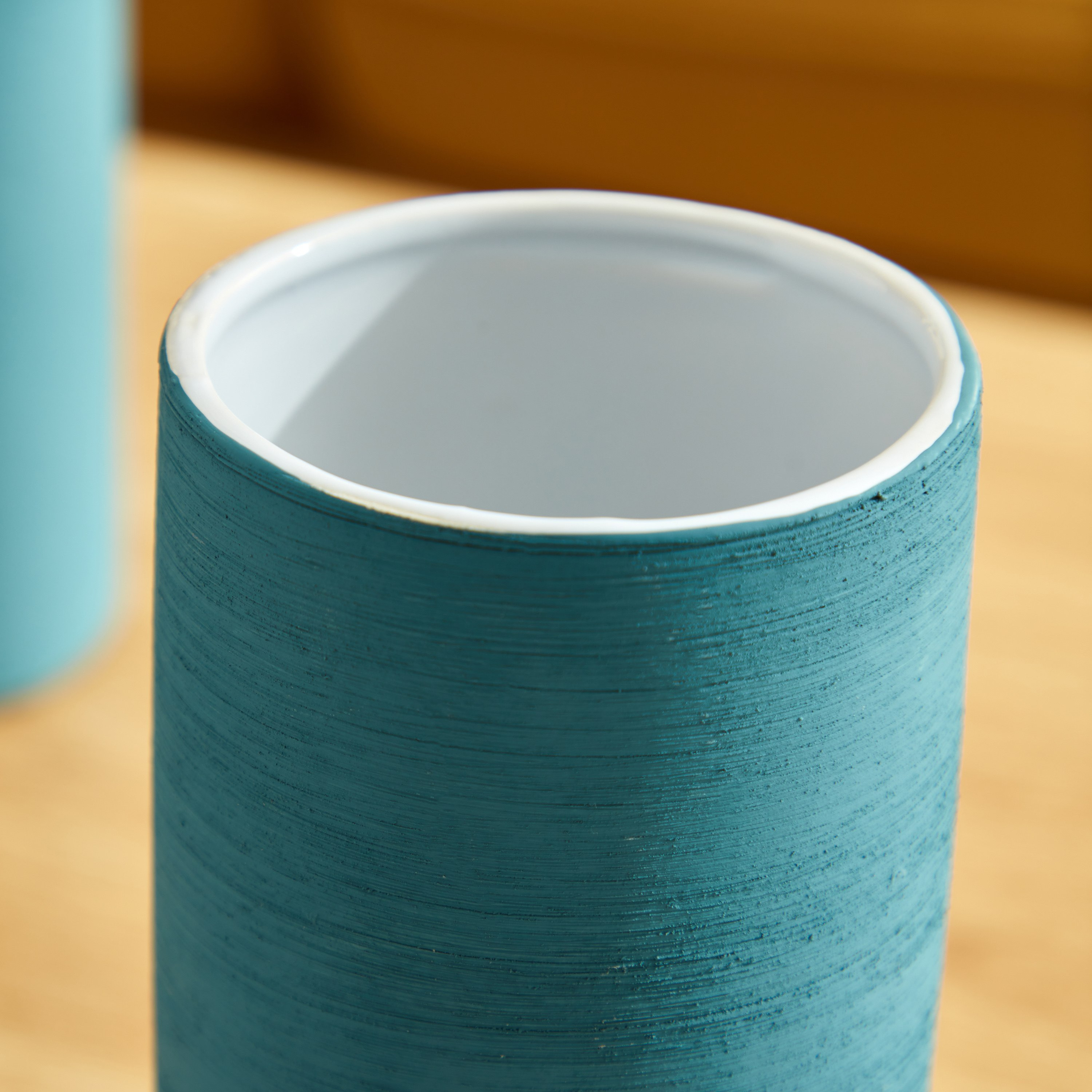 مزهرية سيراميك بارزة الملمس من إميرالد - 10x10x20.5 سم-hbxbedroom-decorandaccessories-vases-image-3