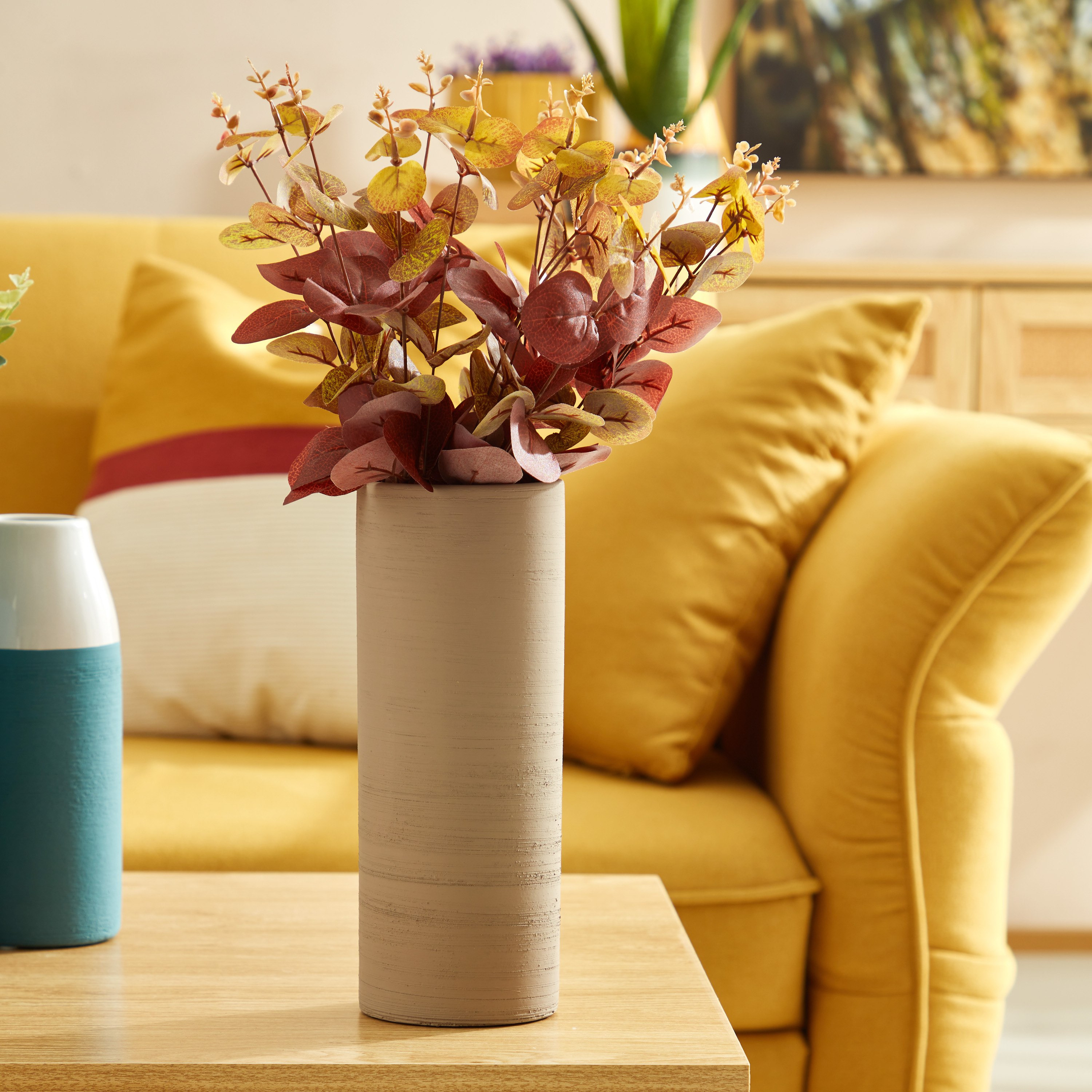 مزهرية سيراميك بارزة الملمس من إميرالد - 10x10x26 سم-hbxbedroom-decorandaccessories-vases-image-1