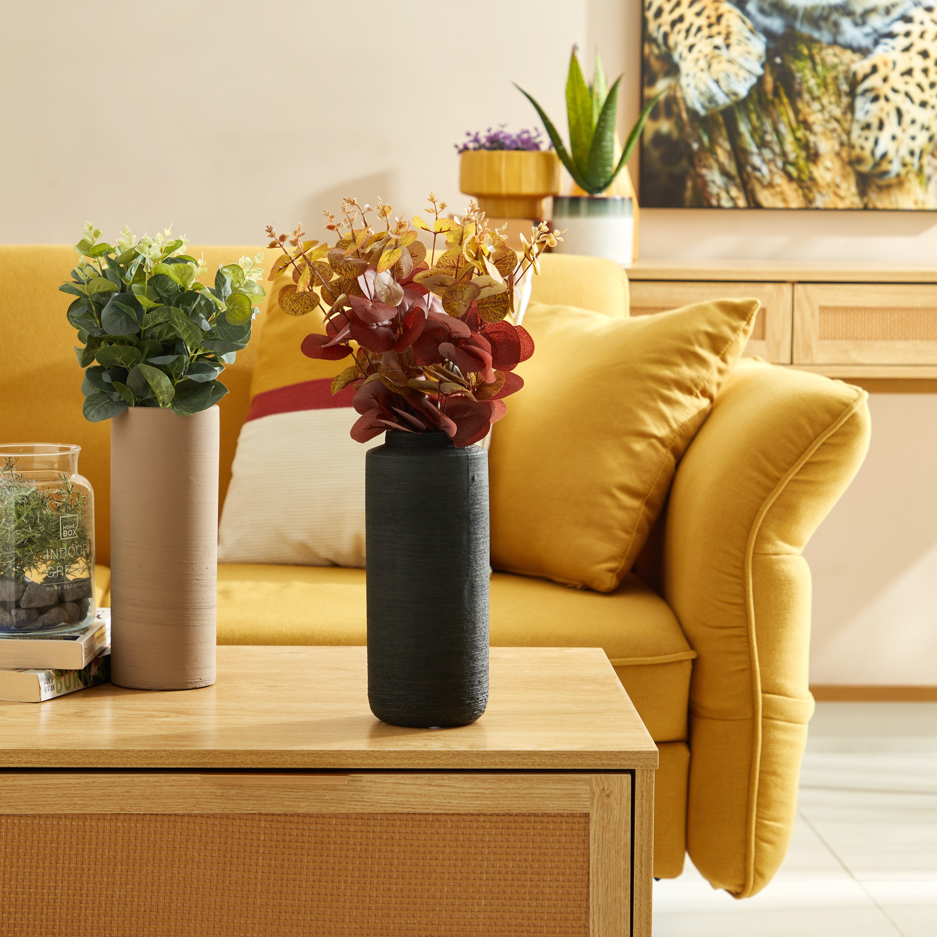 مزهرية سيراميك أسطوانية بارزة الملمس من إميرالد - 10.5x10.5x25 سم-hbxbedroom-decorandaccessories-vases-image-4