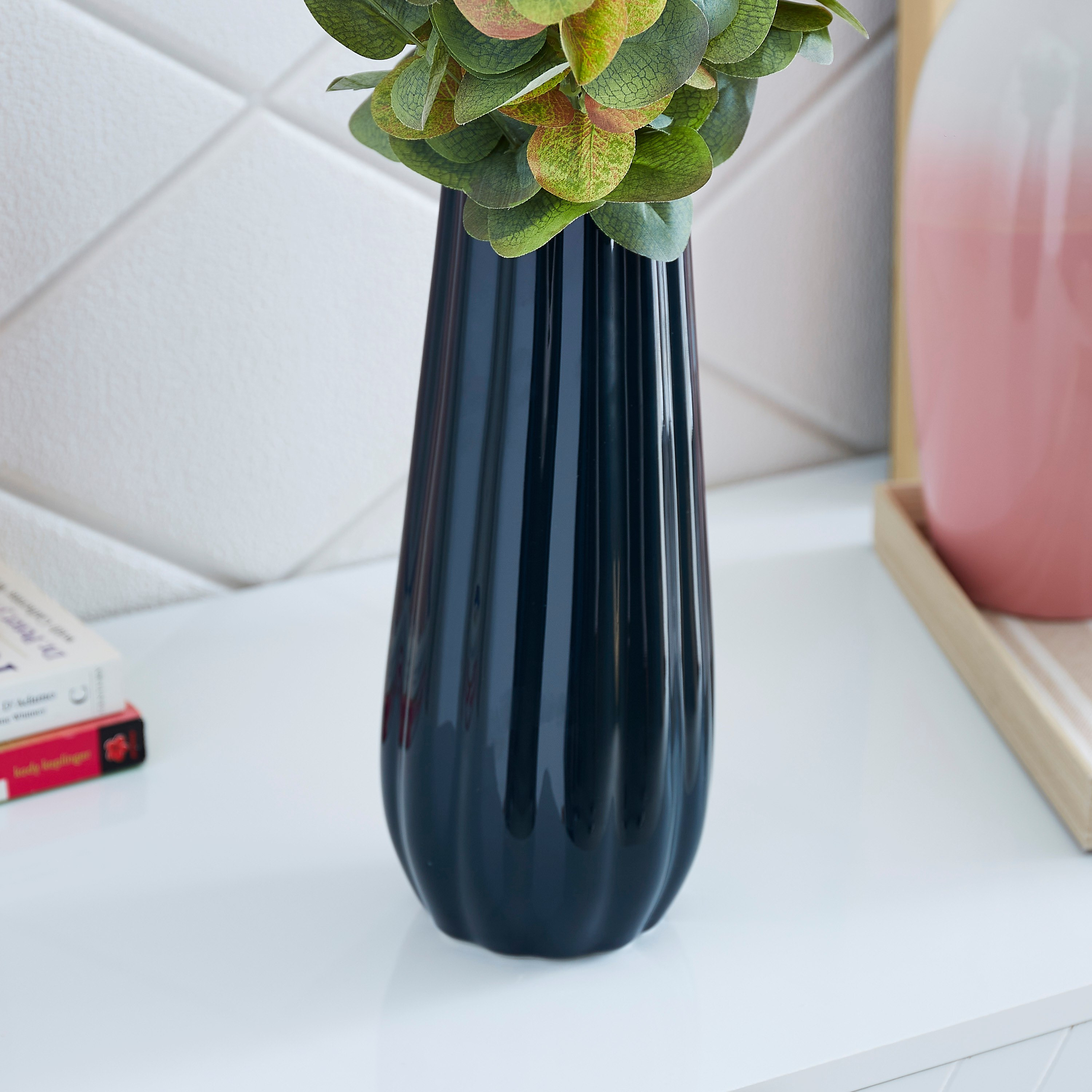 مزهرية مضلعة سيراميك منحنية من إميرالد - 12x12x29 سم-hbxbedroom-decorandaccessories-vases-image-2