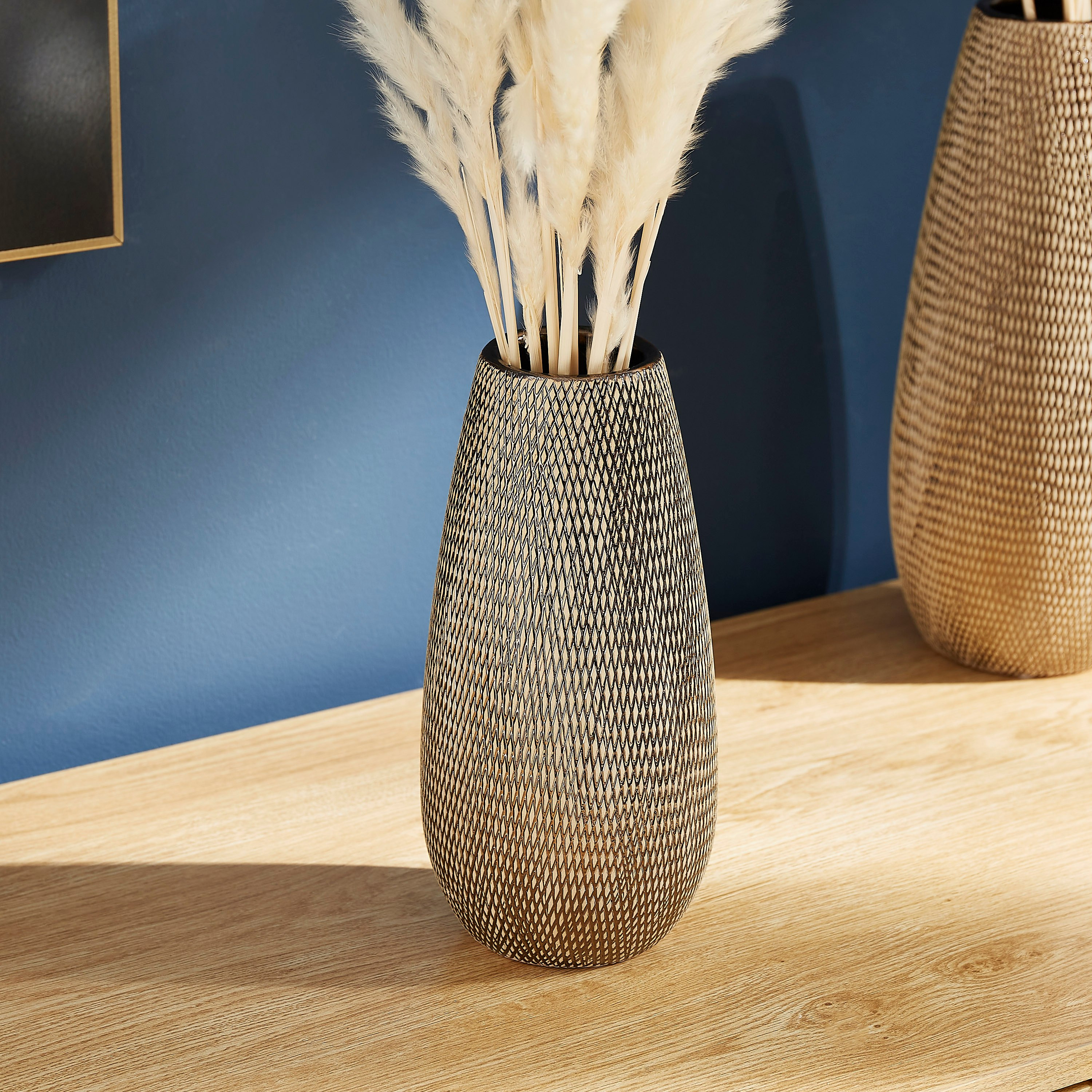مزهرية سيراميك طويلة أحادية اللون من أدرا - 12x12x24 سم-hbxbedroom-decorandaccessories-vases-image-1