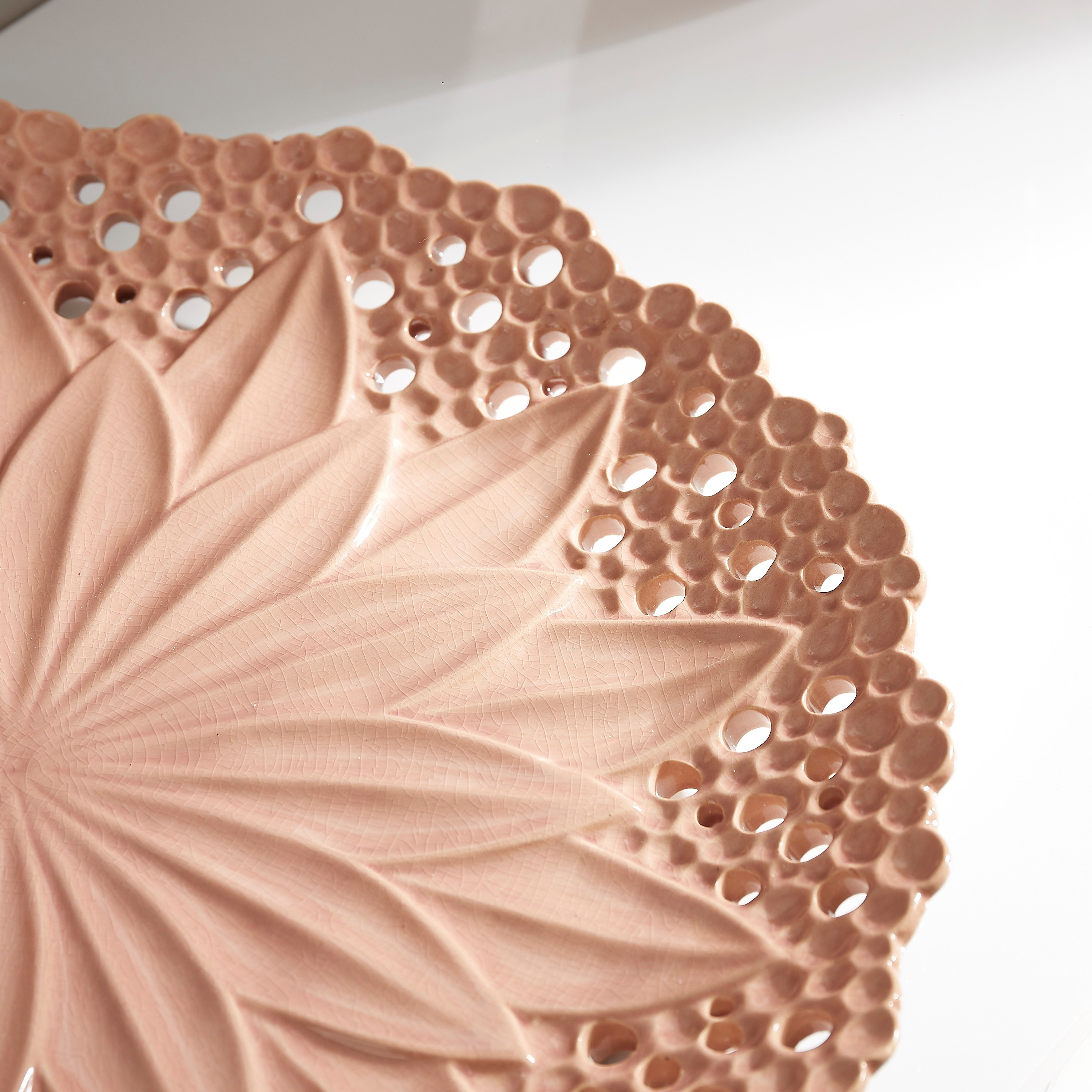 صحن سيراميك ثلاثي الأبعاد من آدرا - 43x43x5-hbxhomeware-hbxdecorandfurnishings-image-3