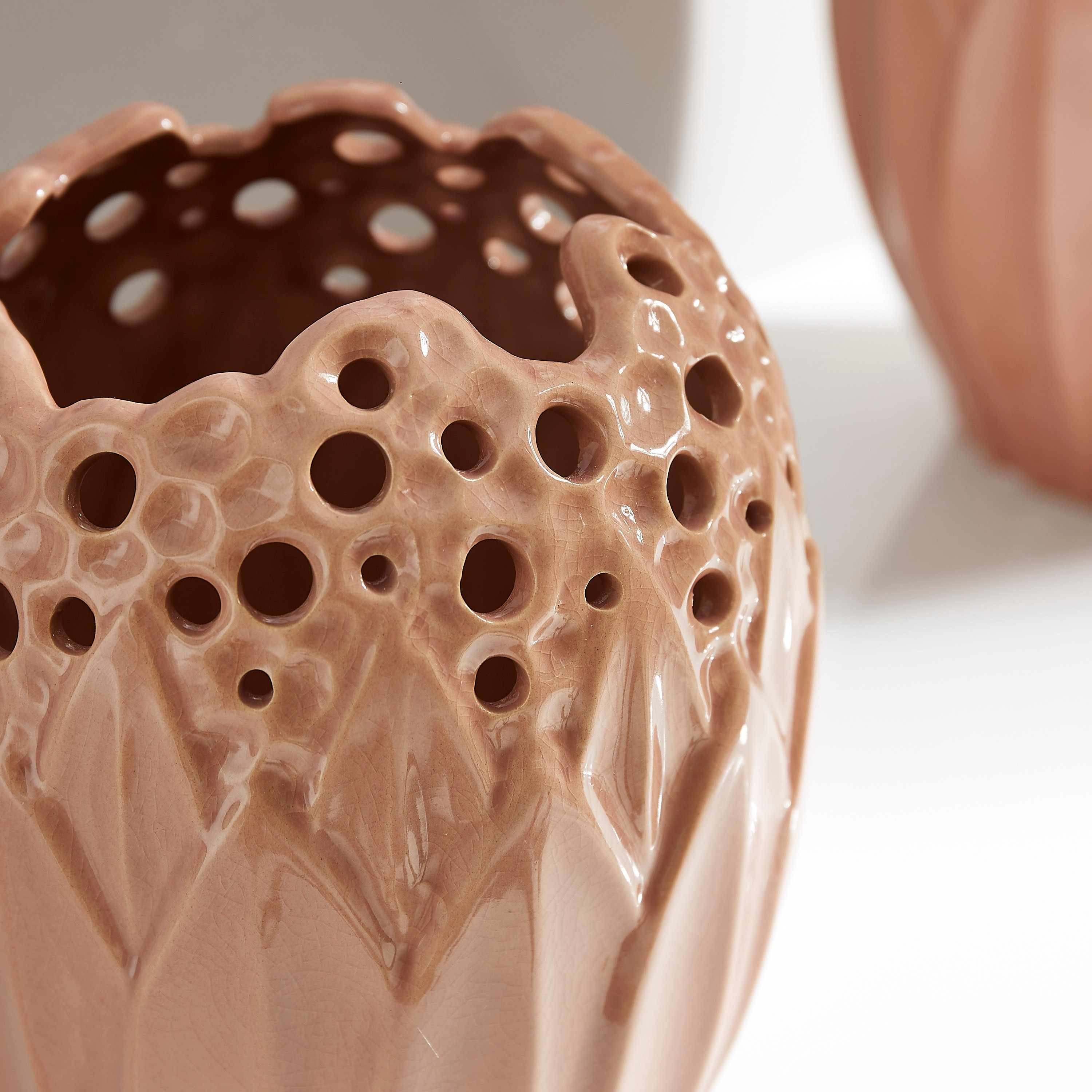 مزهرية سيراميك صغيرة ثلاثية الأبعاد من أدرا - 16.5x16.5x20 سم-hbxbedroom-decorandaccessories-vases-image-3