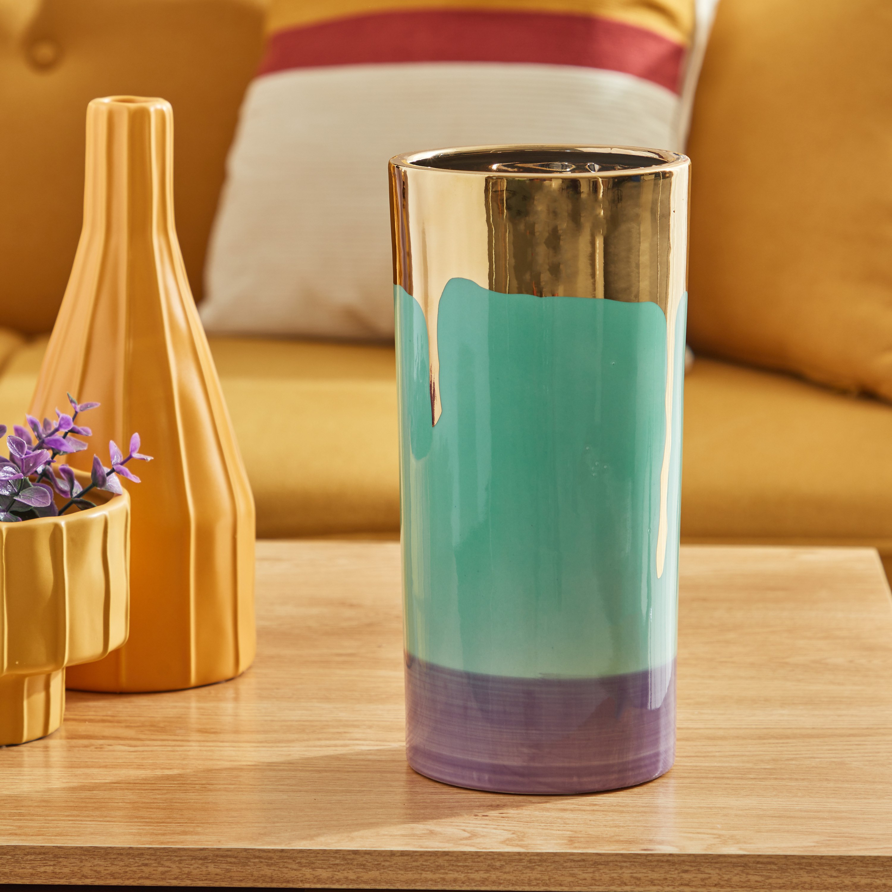 مزهرية سيراميك بتزيينات ذهبية من أدرا - 12x12x25 سم-hbxbedroom-decorandaccessories-vases-image-1