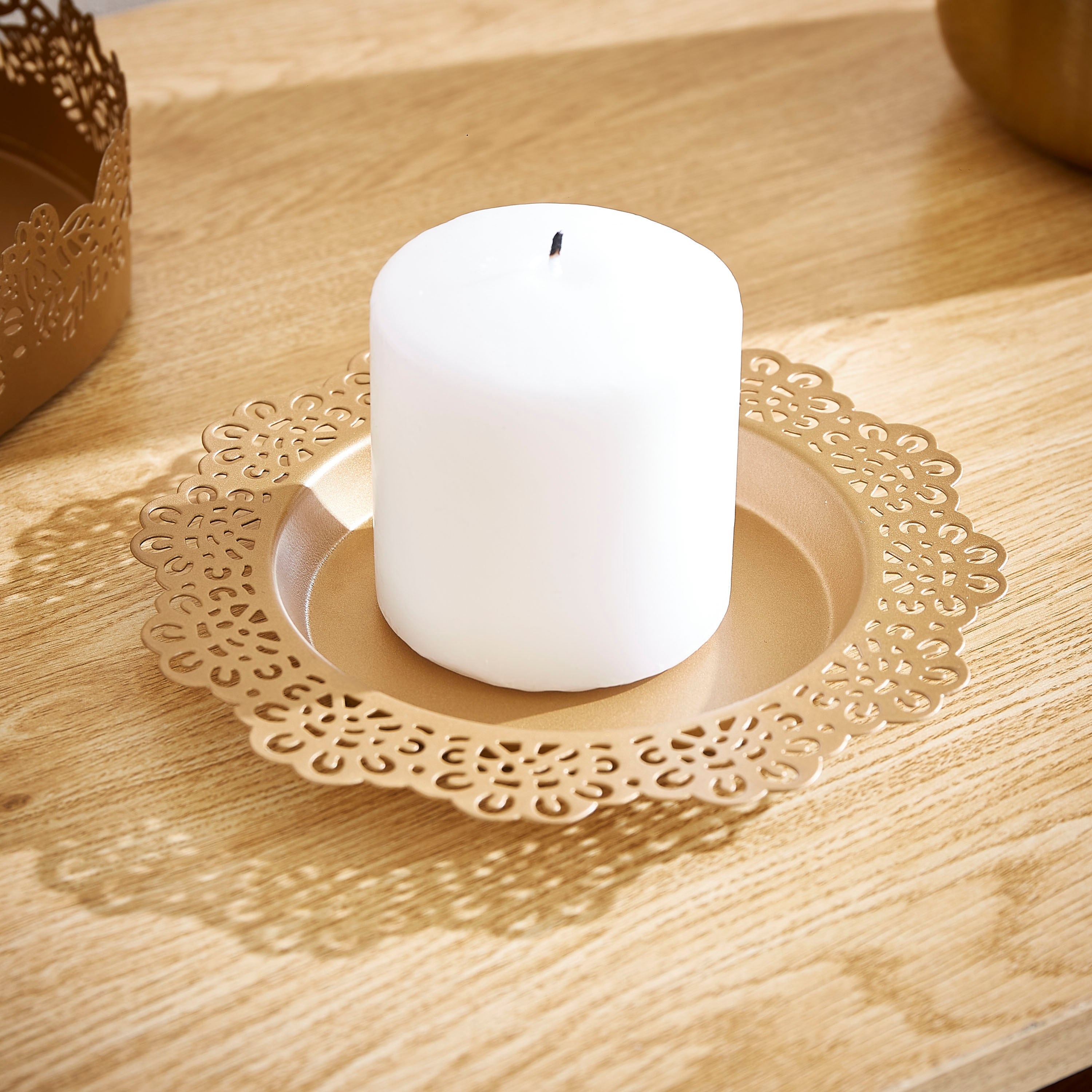 صحن شمع دائري باروك معدني من نواه- 18 سم-hbxlivingroom-decorandaccessories-candleholders-image-2