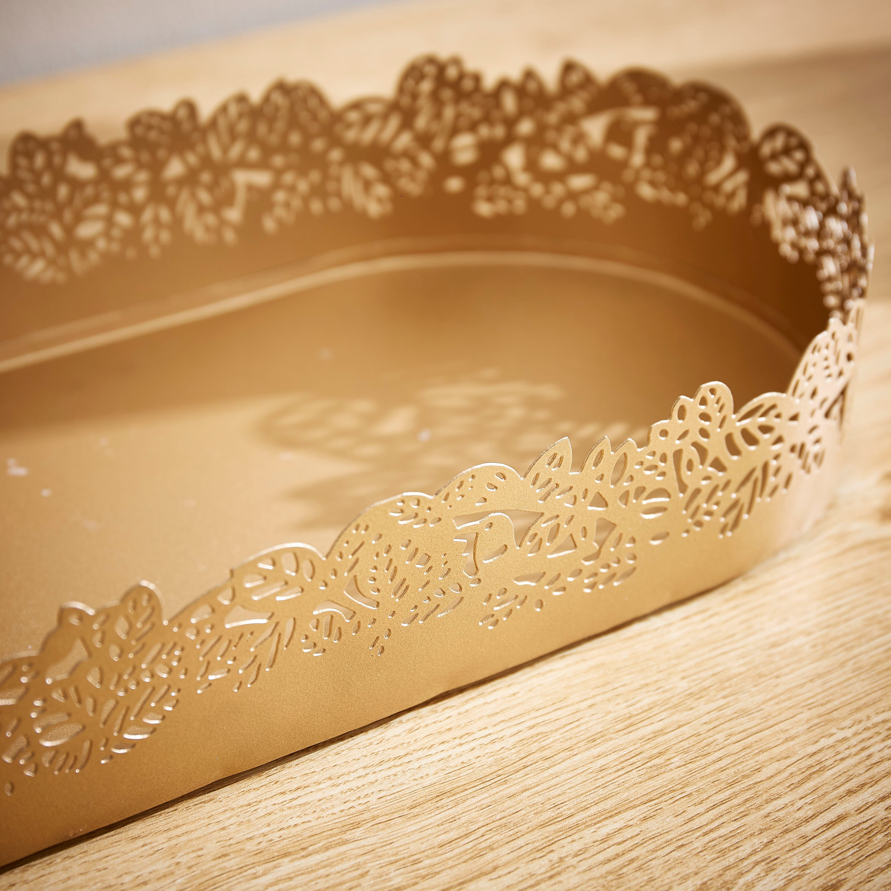 صحن شموع بيضاوي الشكل باروك معدني من نواه - 35 × 15 سم-hbxlivingroom-decorandaccessories-candleholders-image-3
