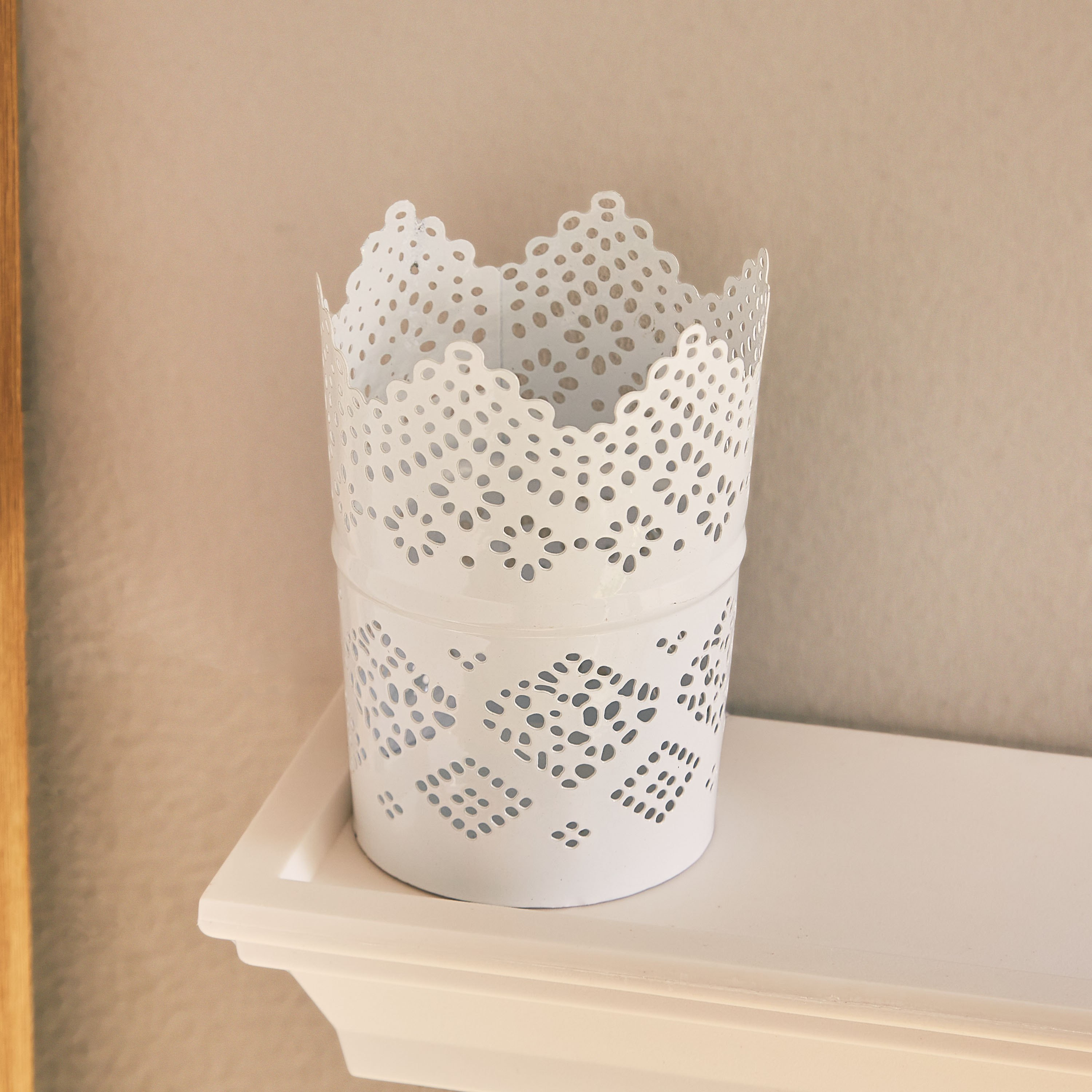 مزهرية باروك معدنية من نواه - 11 سم-hbxbedroom-decorandaccessories-vases-image-1