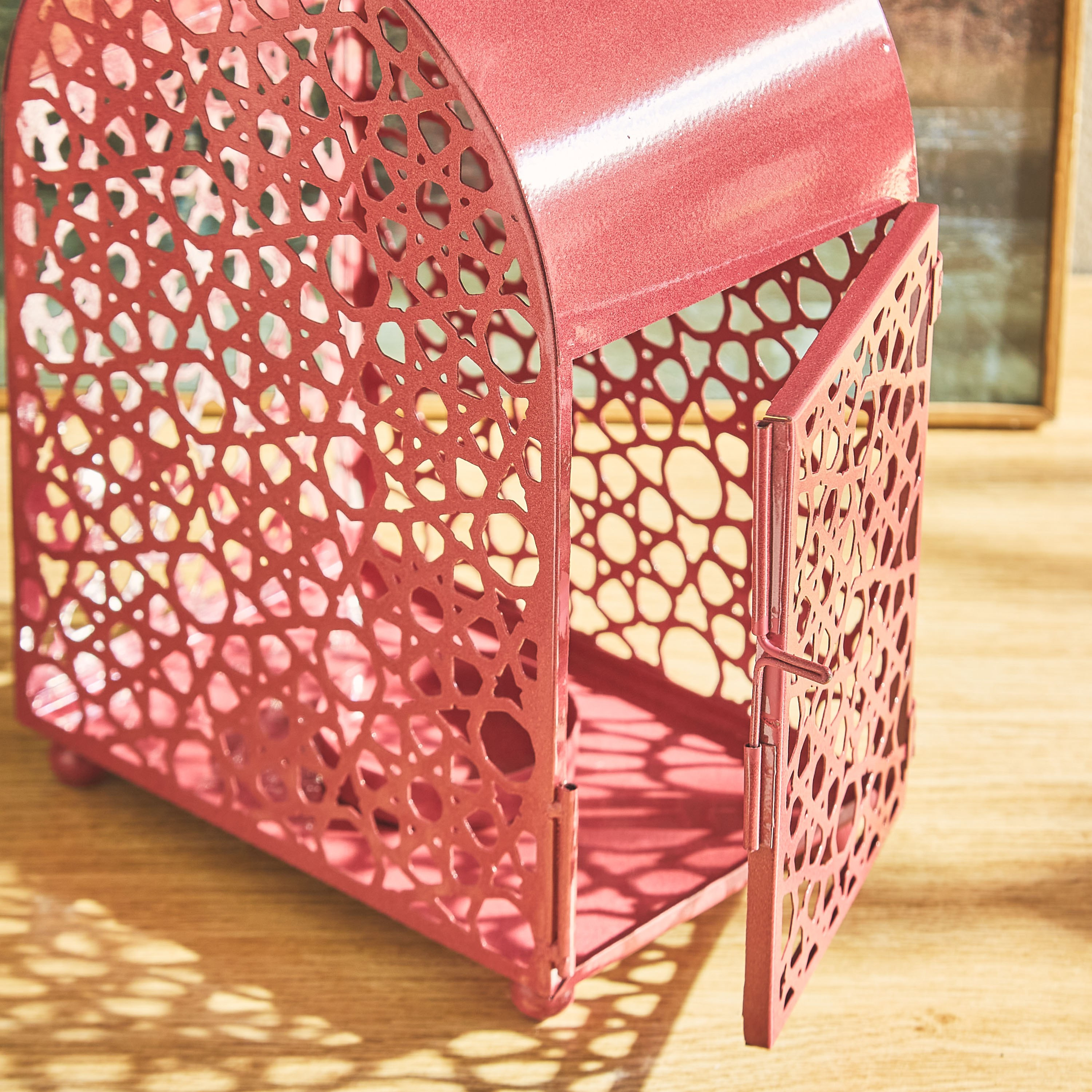 فانوس جالي معدني فيونا من نواه - 14.5 × 10.5 × 27 سم-hbxdecorandfurnishings-homeaccessories-lanterns-image-3