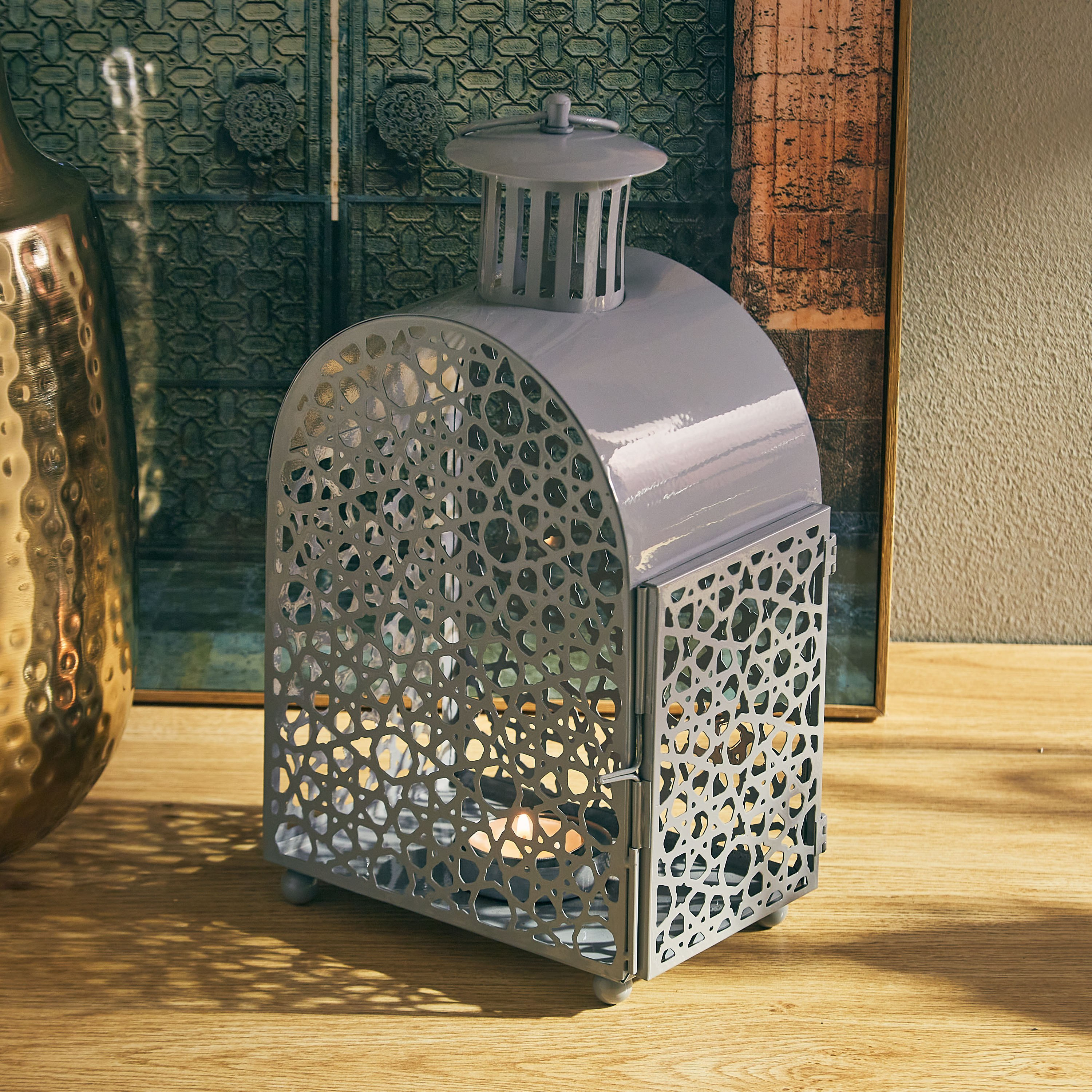 فانوس جالي ذهبي معدني فيونا من نواه - 14.5 × 10.5 × 27 سم-hbxdecorandfurnishings-homeaccessories-lanterns-image-1