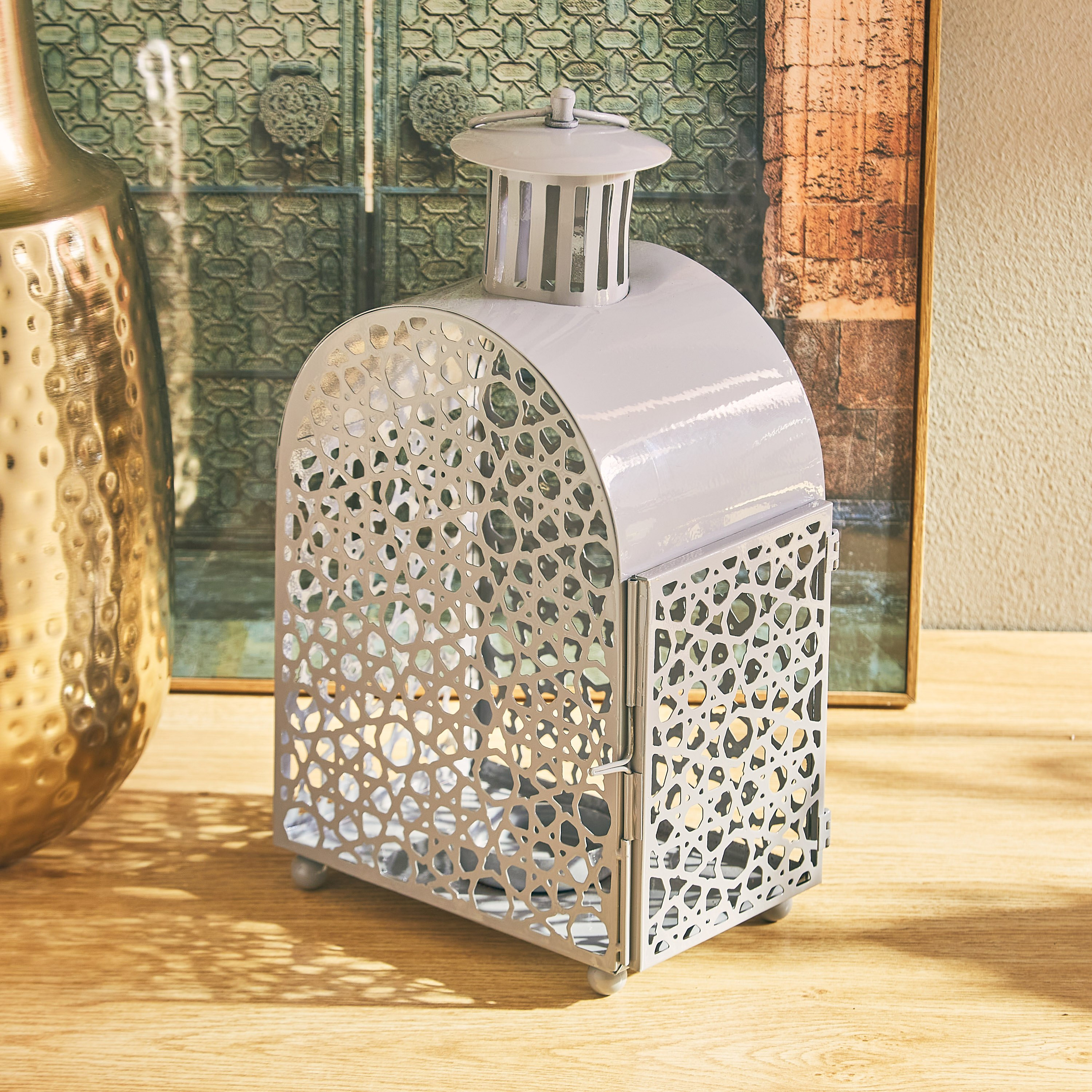فانوس جالي ذهبي معدني فيونا من نواه - 14.5 × 10.5 × 27 سم-hbxdecorandfurnishings-homeaccessories-lanterns-image-2