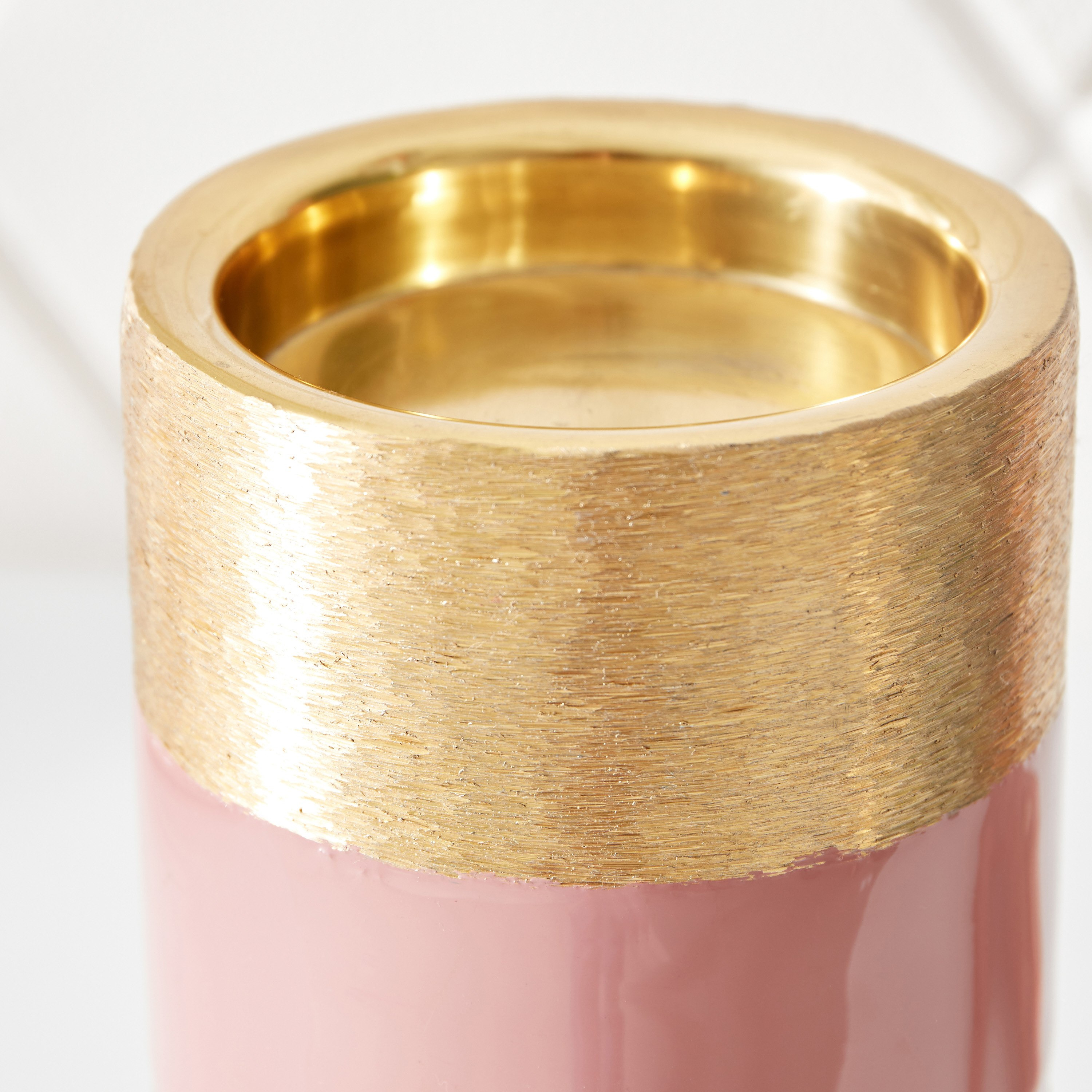 حامل شموع معدني بارز الملمس بلونين من لميا - 11x11x25 سم-hbxlivingroom-decorandaccessories-candleholders-image-3