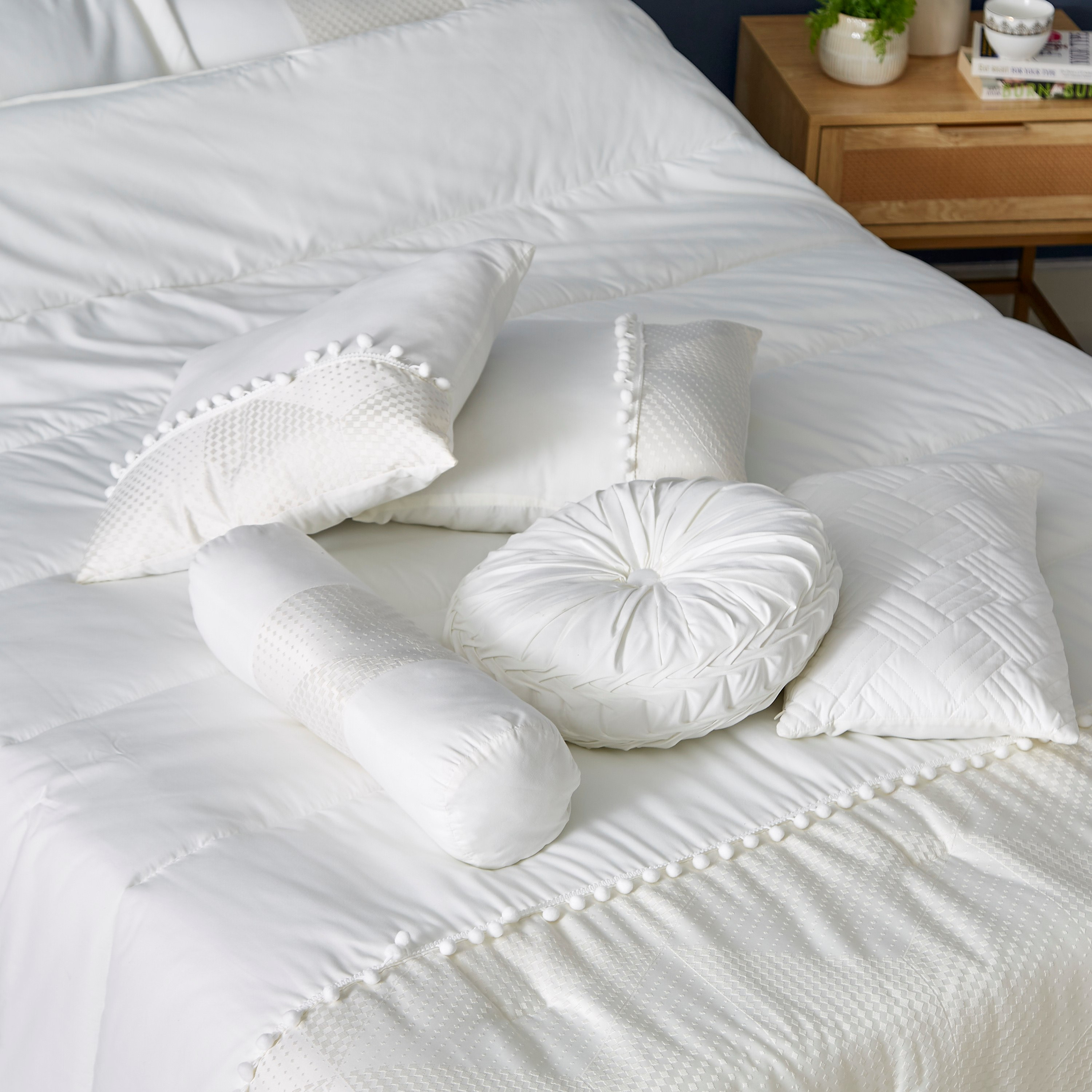 طقم لحاف سوبر كينج جاكار 12 قطعة من تايلور - 240x240 سم-hbxhomeware-bedding-bedinabag-image-4