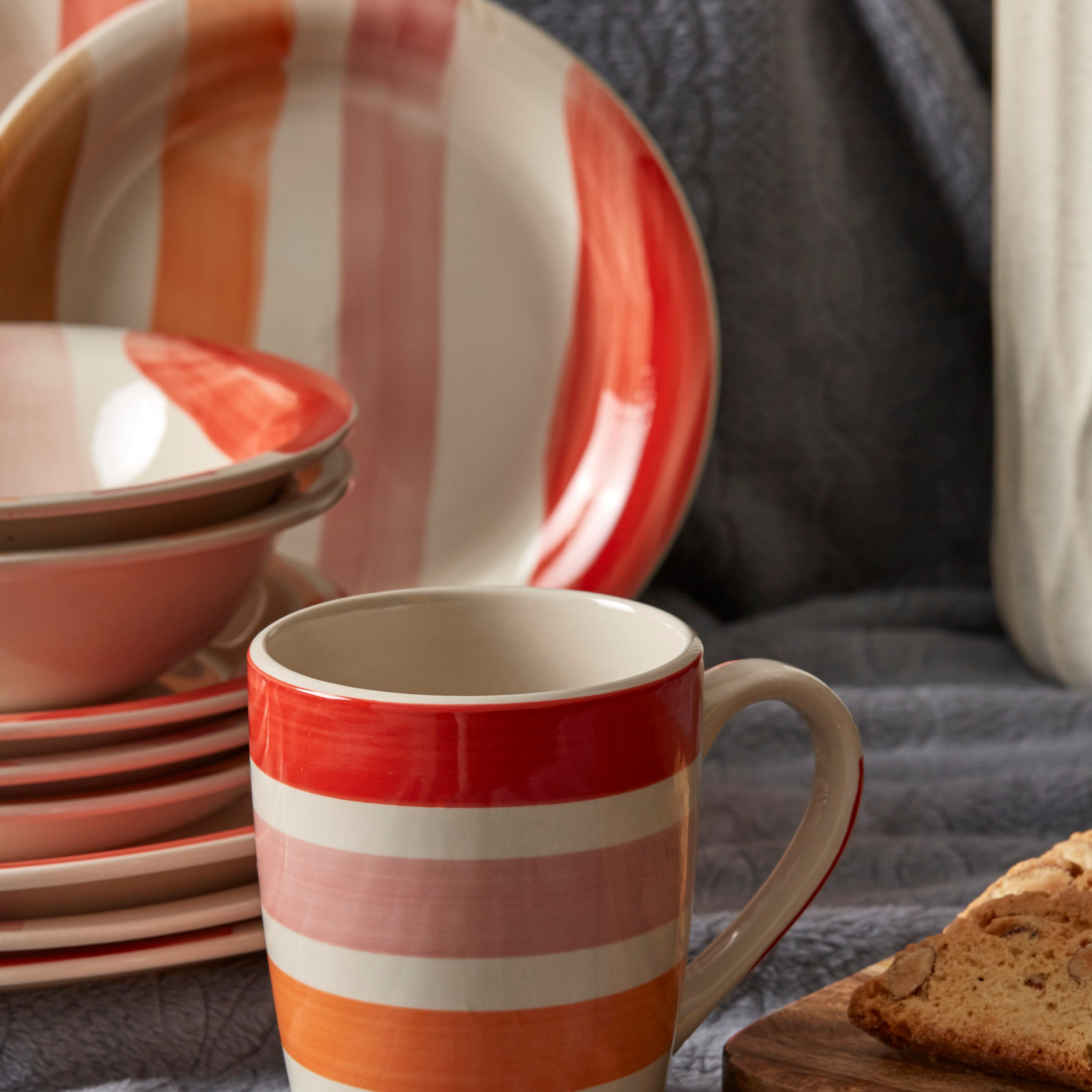 Elegenza 16-Piece Stripes Stoneware Dinner Set-hbxhomeware-hbxkitchen-image-2
