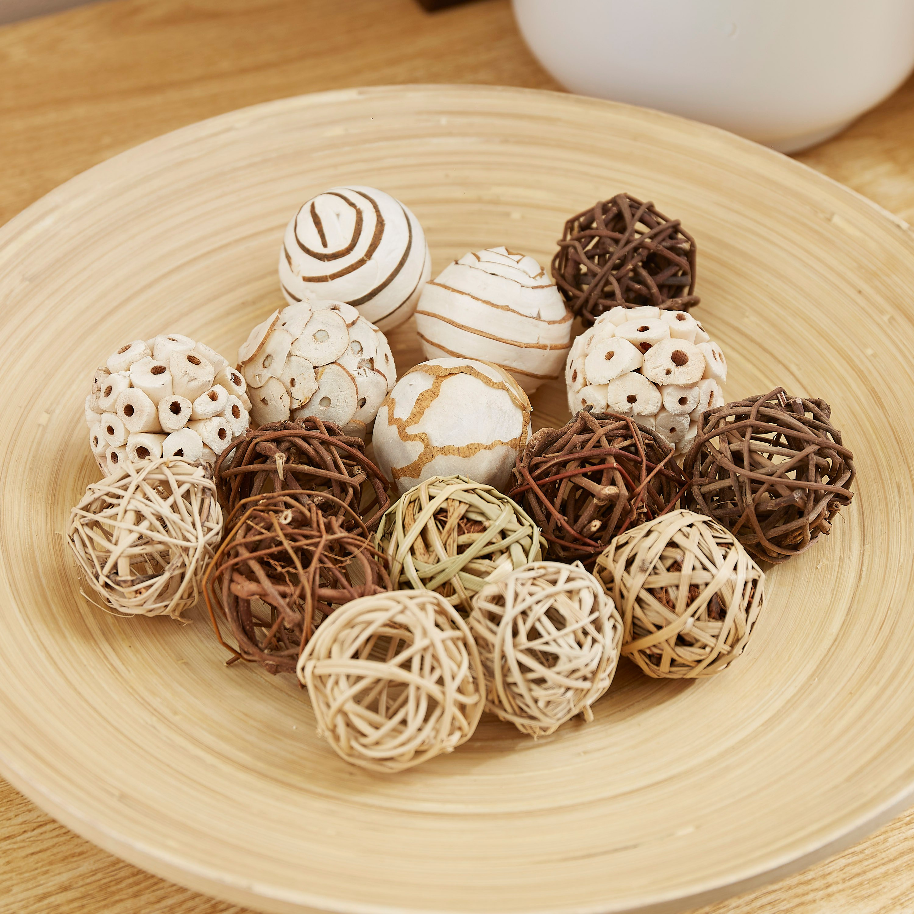 كرات زينة متنوعة من إيستيل - 10 × 10 × 20 سم-hbxhomeware-homedecor-figurinesandornaments-image-1