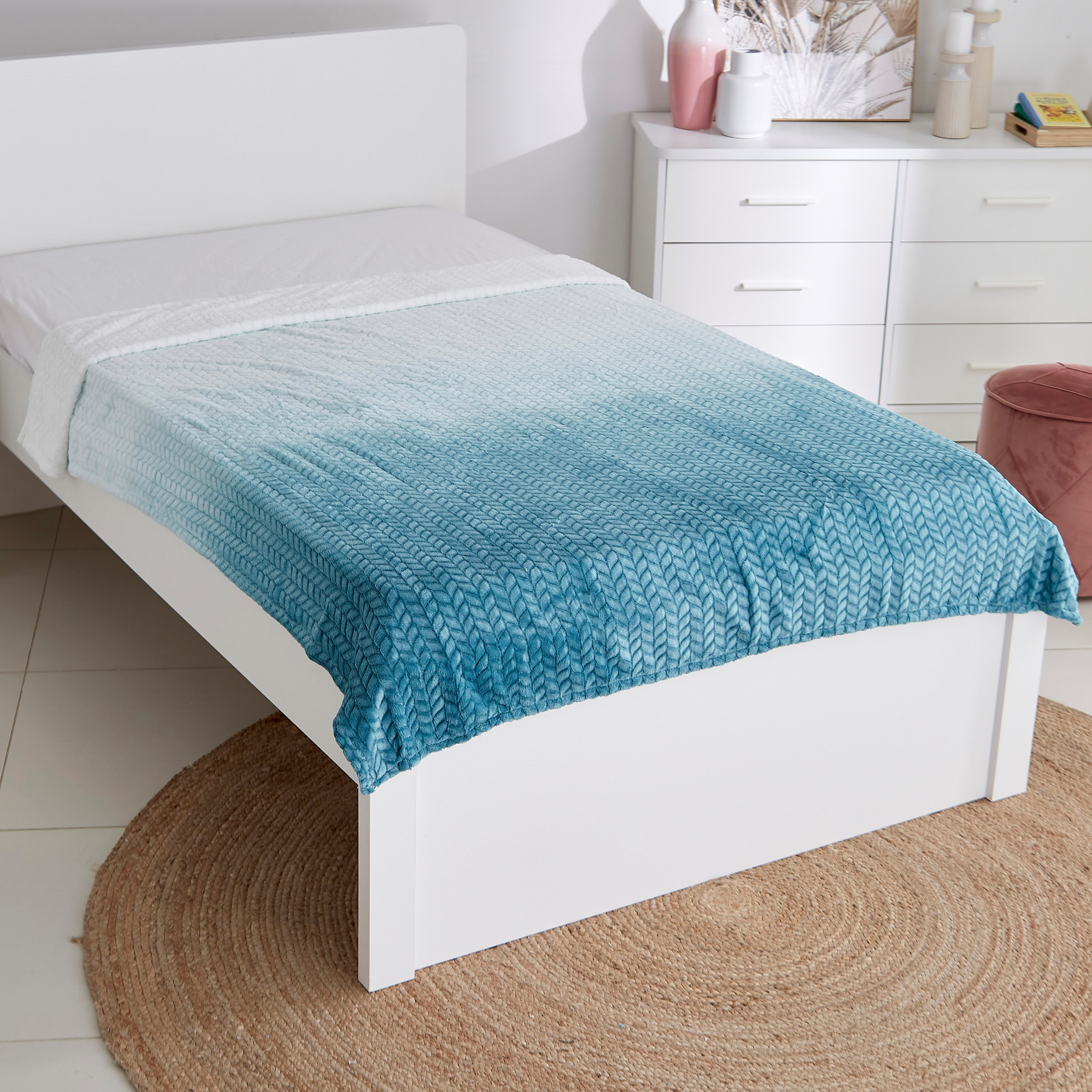 بطانية فلانيل مزدوجة من هامبتون - 150x200 سم-hbxhomeware-hbxbedroom-image-1