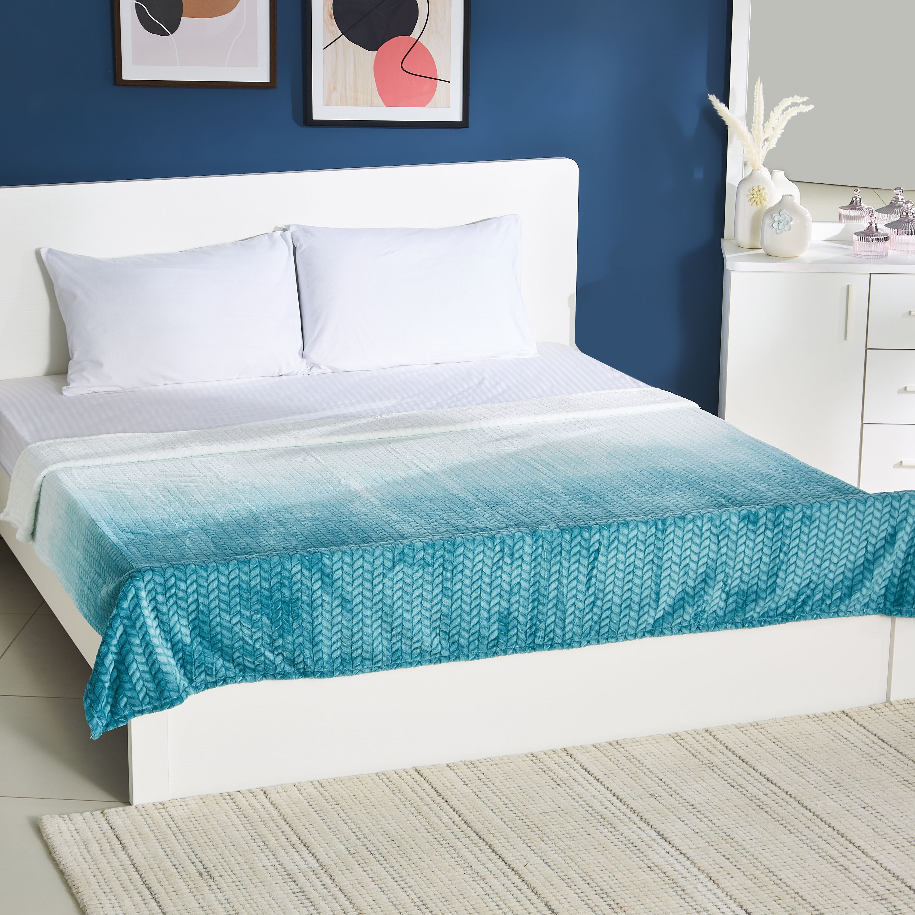 بطانية فلانيل كوين من هامبتون - 200x220 سم-hbxhomeware-hbxbedroom-image-1