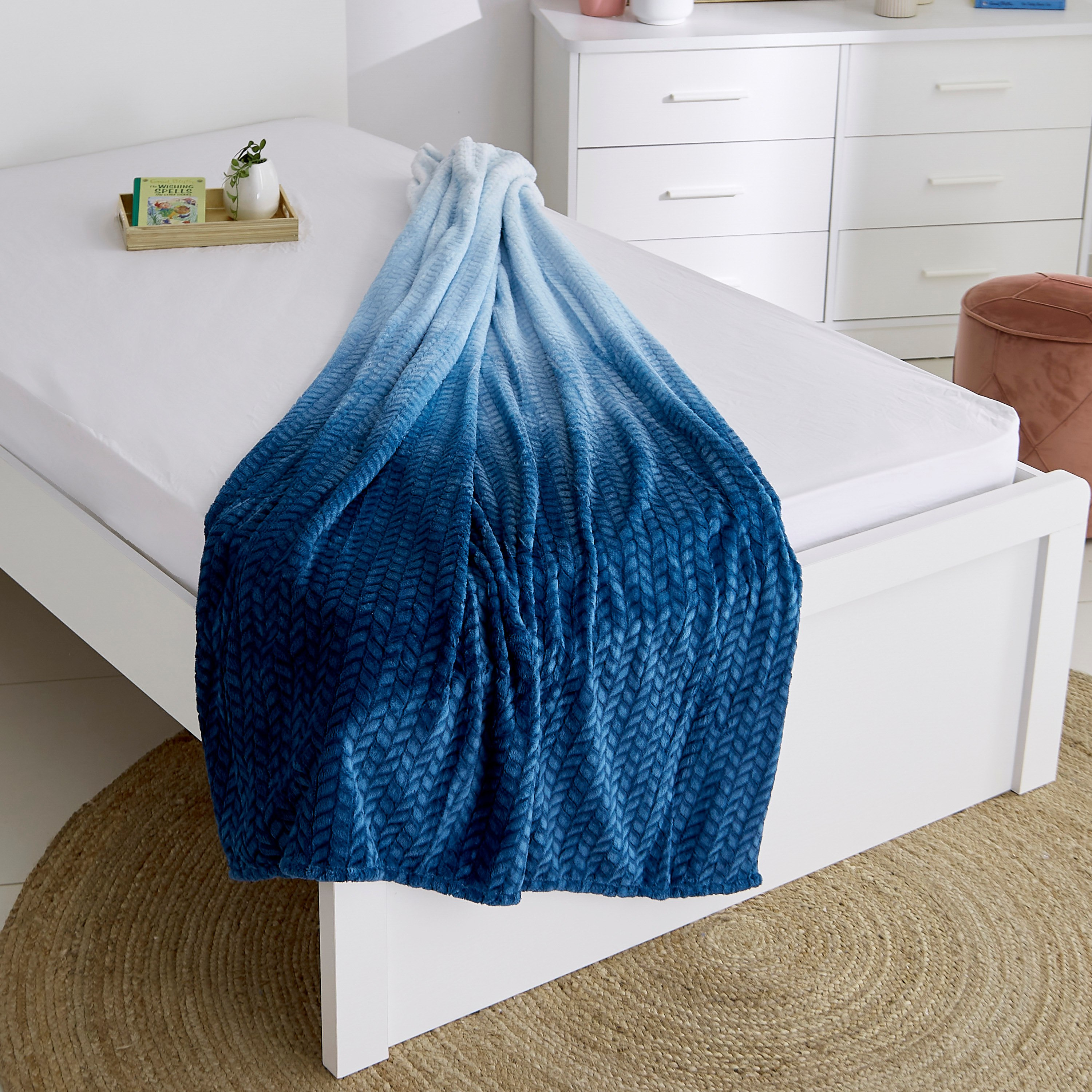 بطانية فلانيل مزدوجة من هامبتون - 150x200 سم-hbxhomeware-hbxbedroom-image-2
