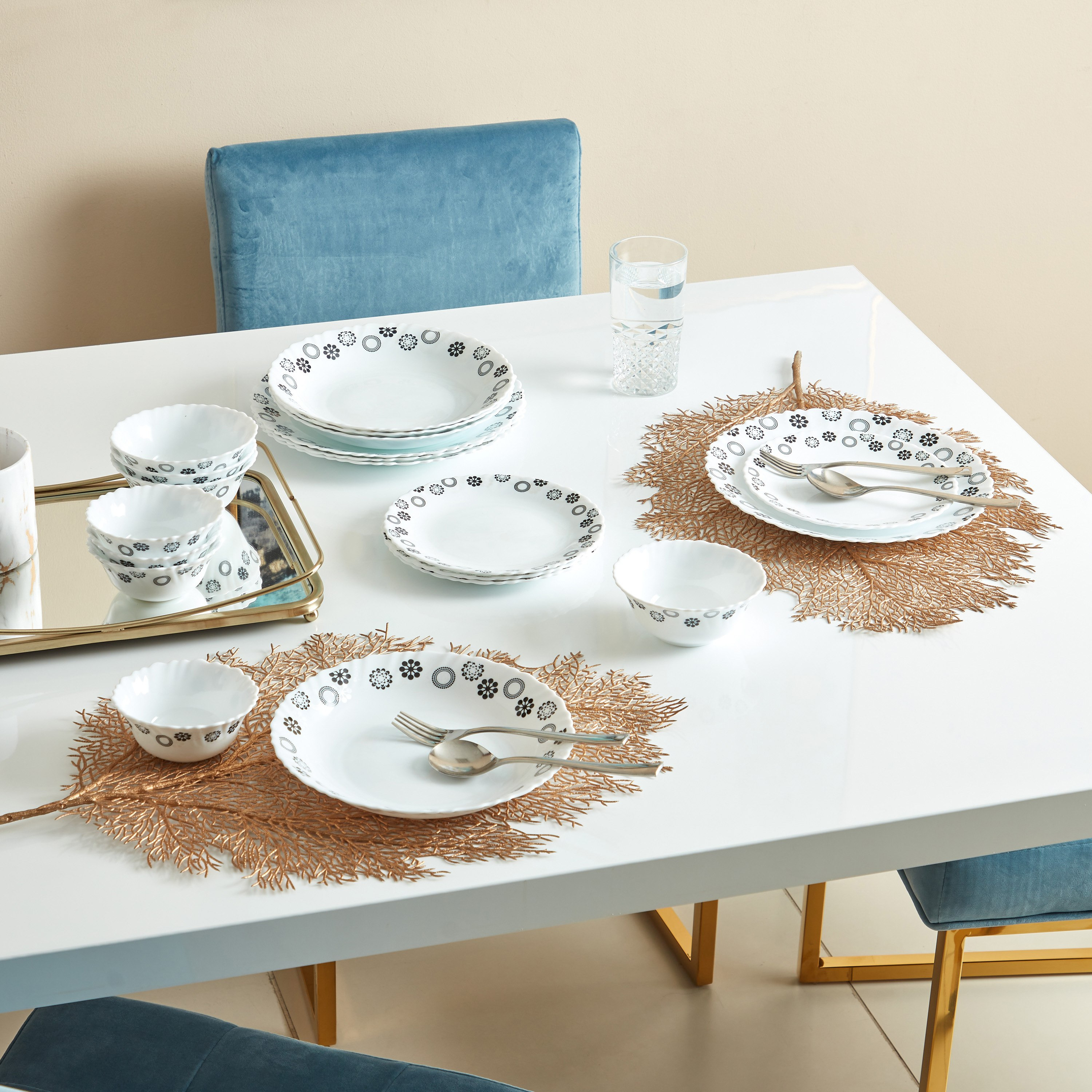 طقم مستلزمات مائدة أوبال وير 20 قطعة يونيفرس من آيفوري-hbxhomeware-hbxkitchen-image-1