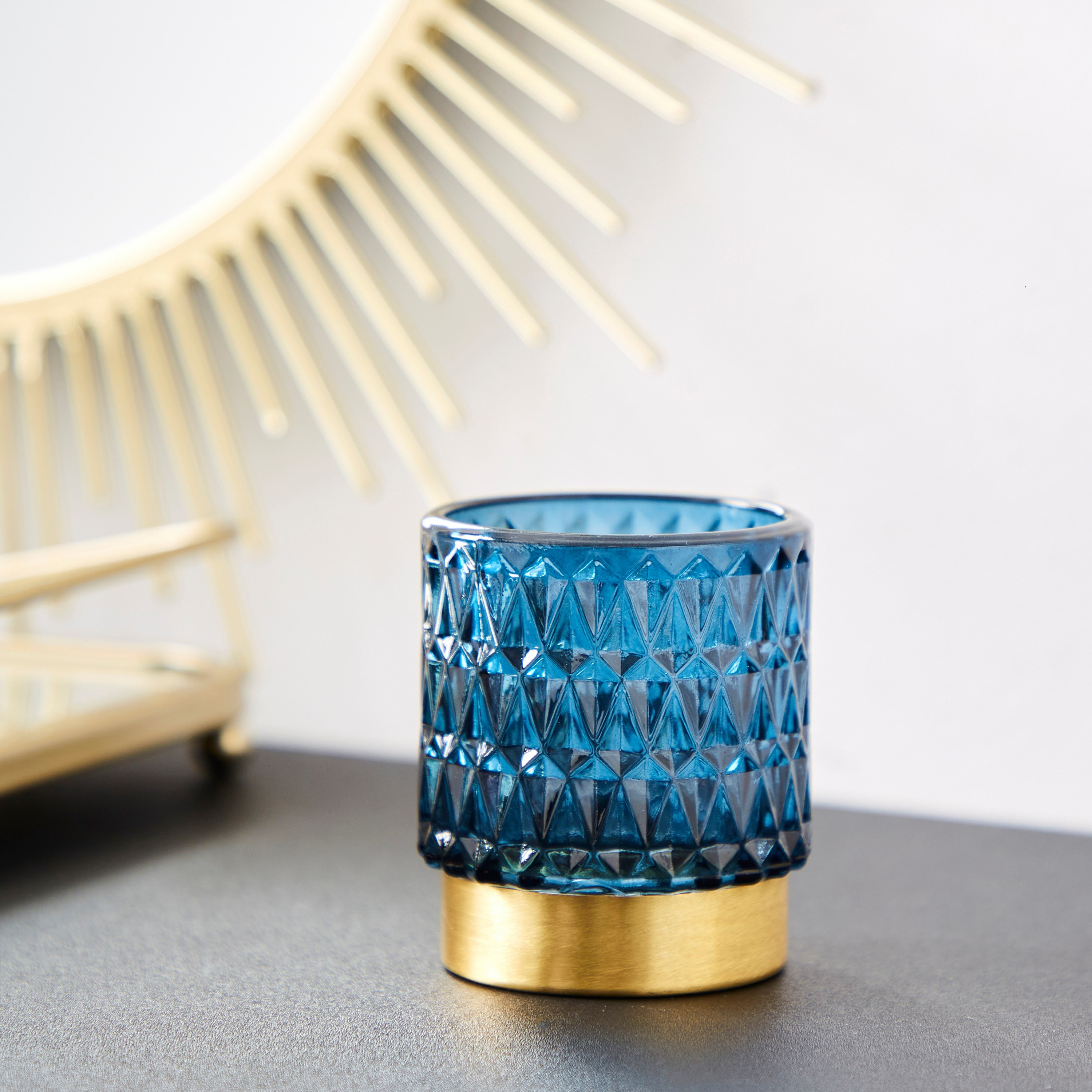 حامل شموع زجاجي بقاعدة ذهبية من هيبورن - 7x10.5 سم-hbxlivingroom-decorandaccessories-candleholders-image-1