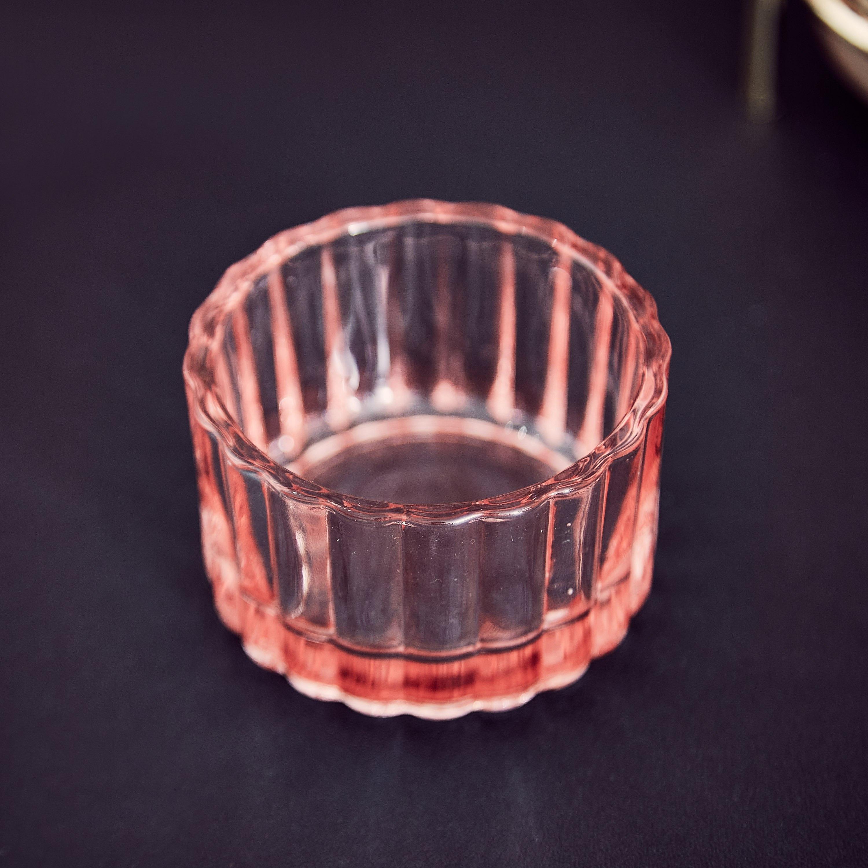 حامل شموع صغيرة زجاجي مضلع من أودري - 5.3x3.3 سم-hbxlivingroom-decorandaccessories-candleholders-image-1