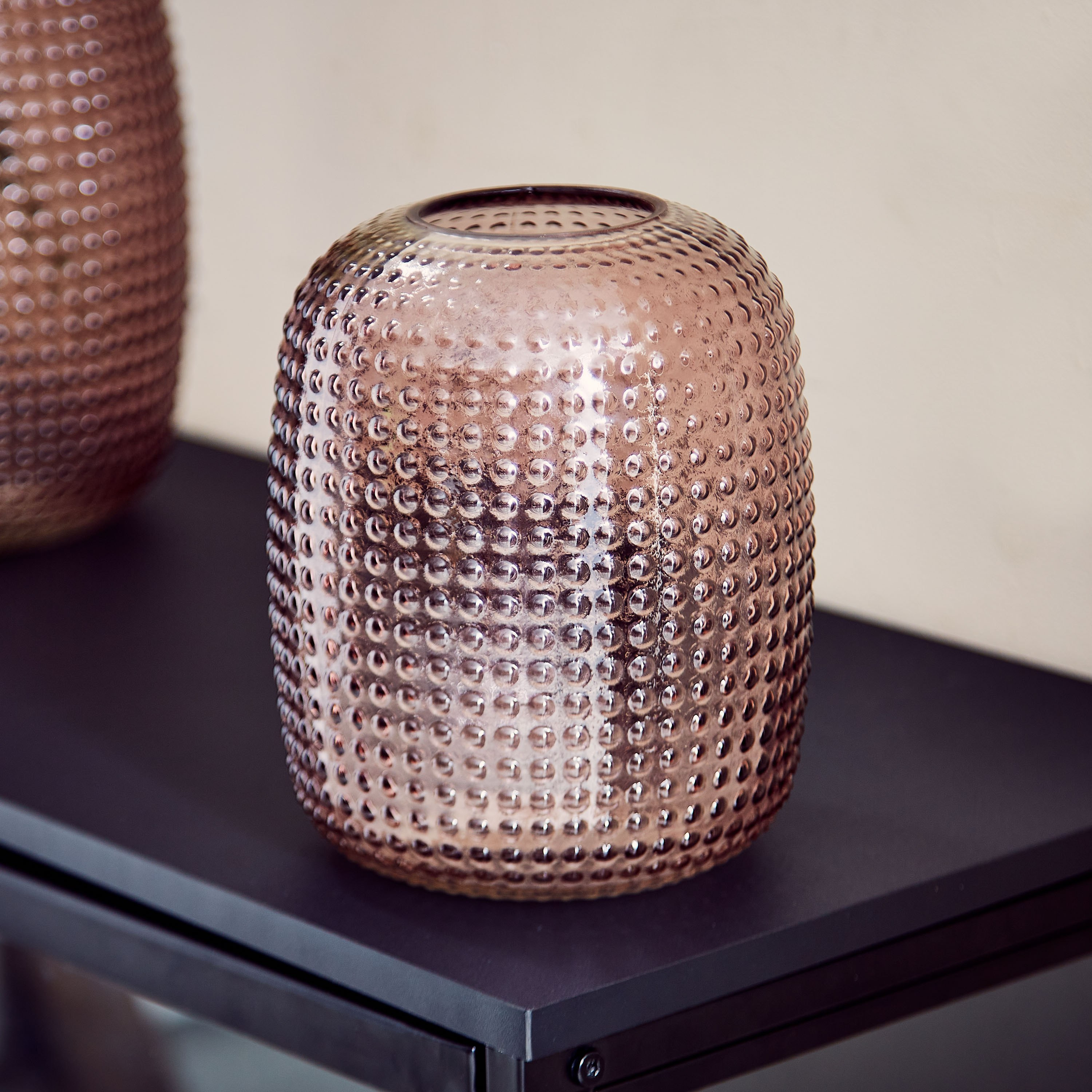مزهرية زجاجية صغيرة مضلعة ومربعة من أودري - 15x20 سم-hbxbedroom-decorandaccessories-vases-image-1