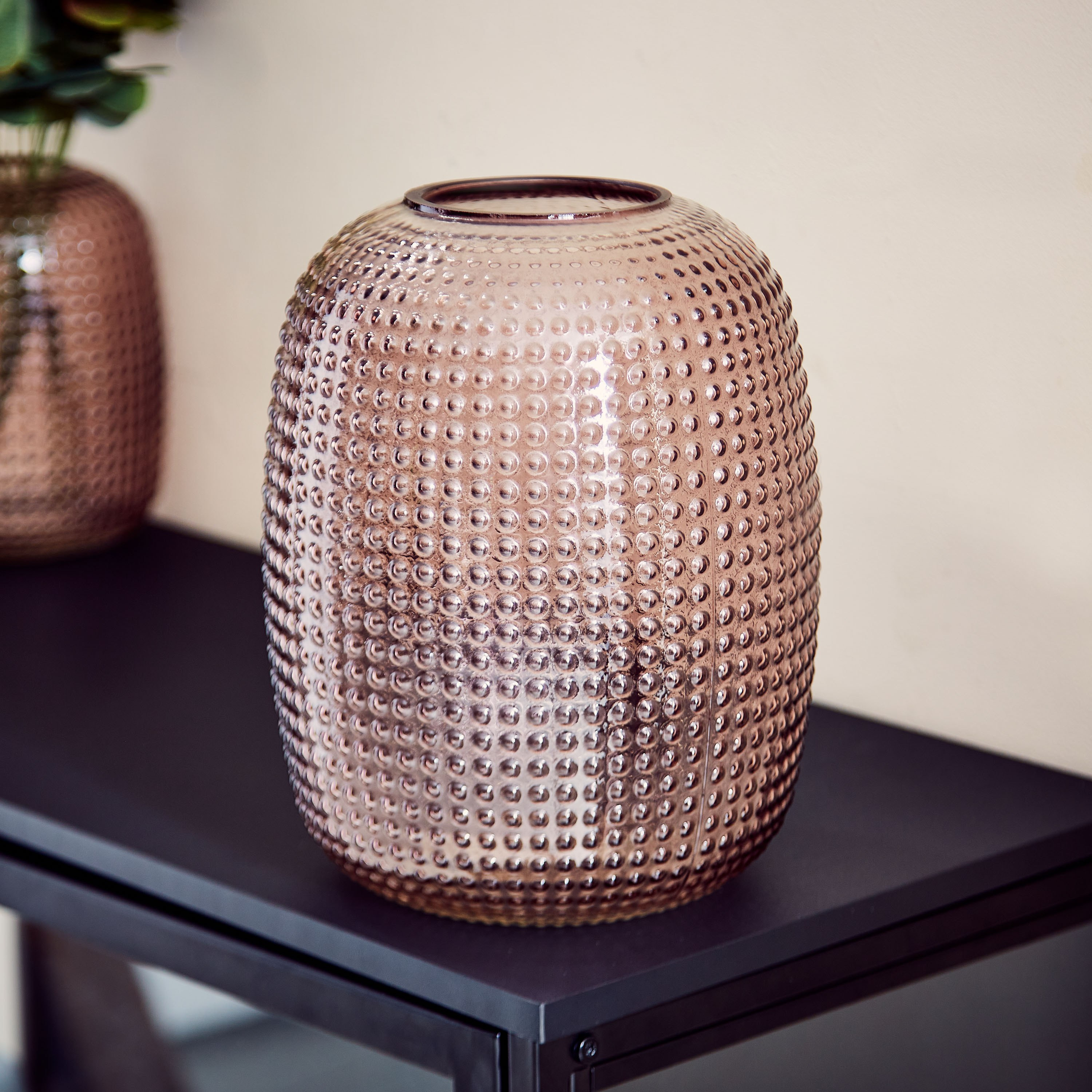 مزهرية زجاجية كبيرة مضلعة ومربعة من أودري - 19.5x27 سم-hbxbedroom-decorandaccessories-vases-image-1