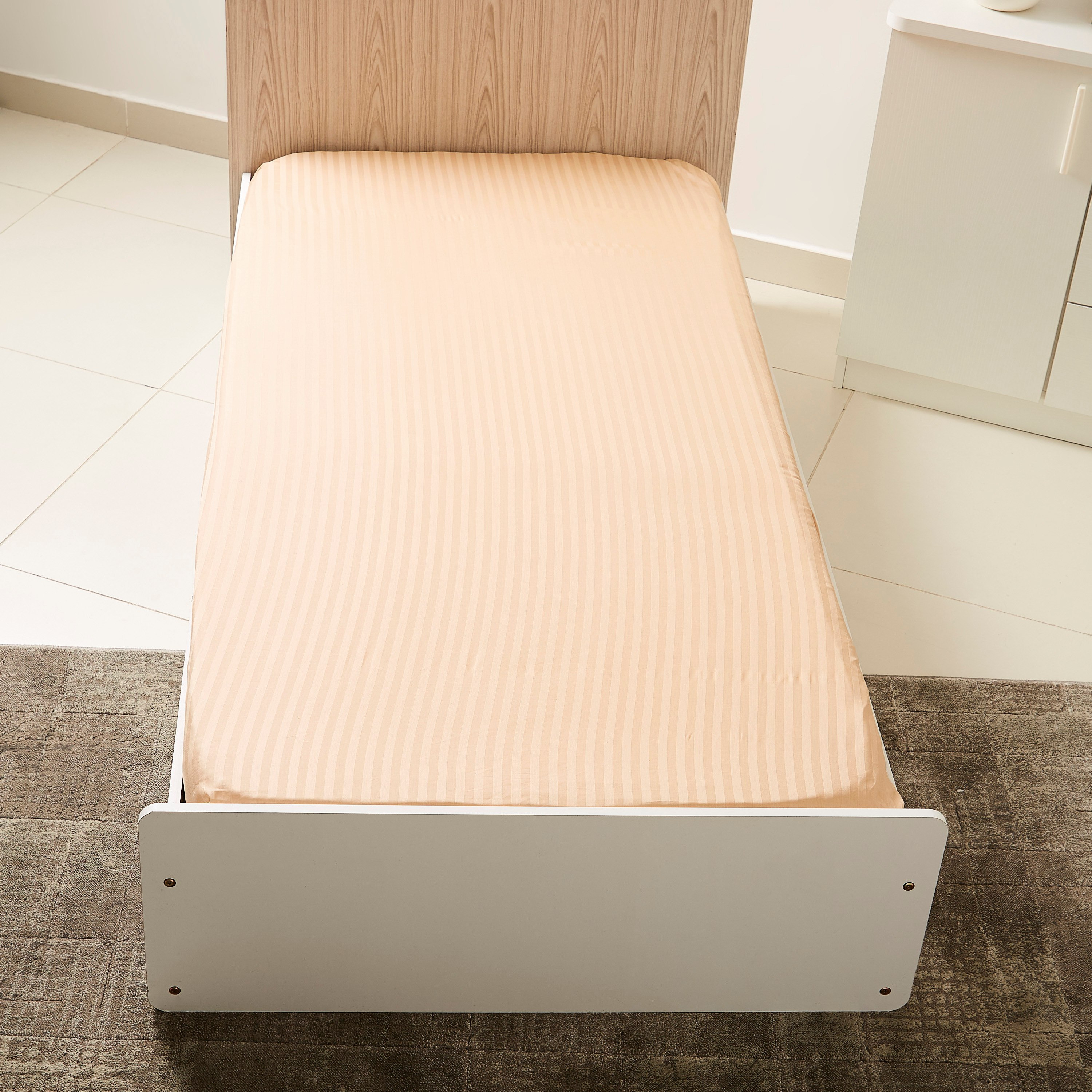 شرشف مطّاطي فردي قطن مخطّط ساتن من هاميلتون - 90x200+30 سم-hbxhomeware-hbxbedroom-image-2