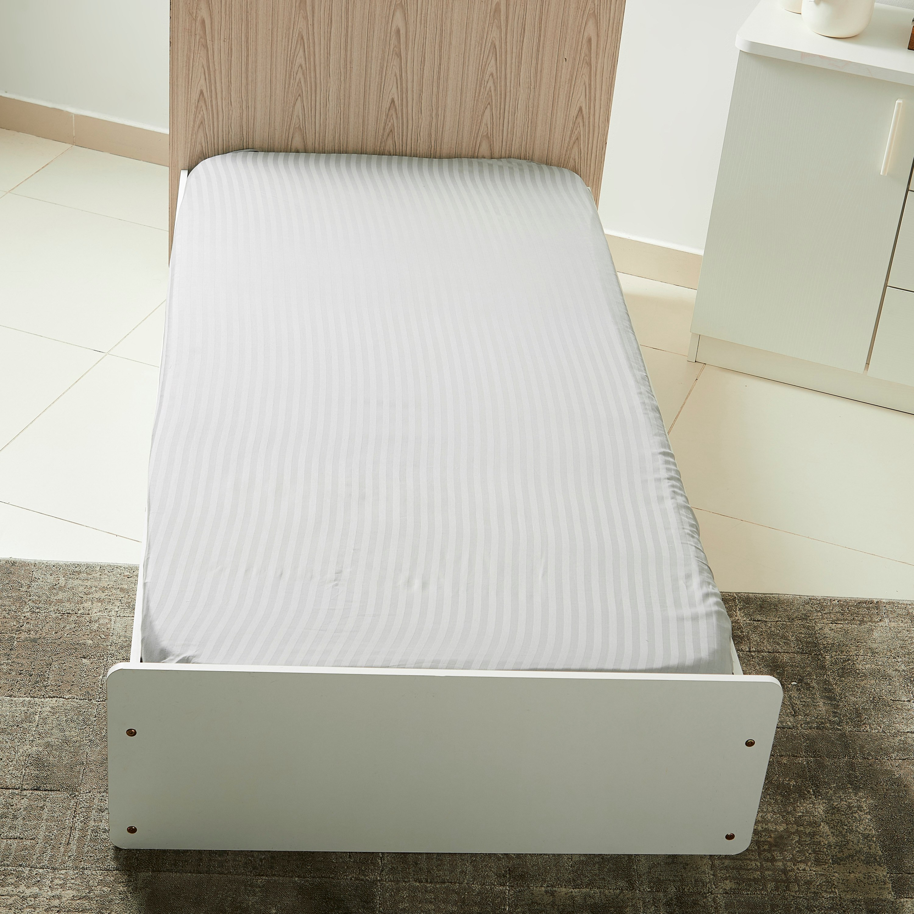 شرشف مطّاطي فردي قطن مخطّط ساتن من هاميلتون - 90x200+30 سم-hbxhomeware-hbxbedroom-image-2