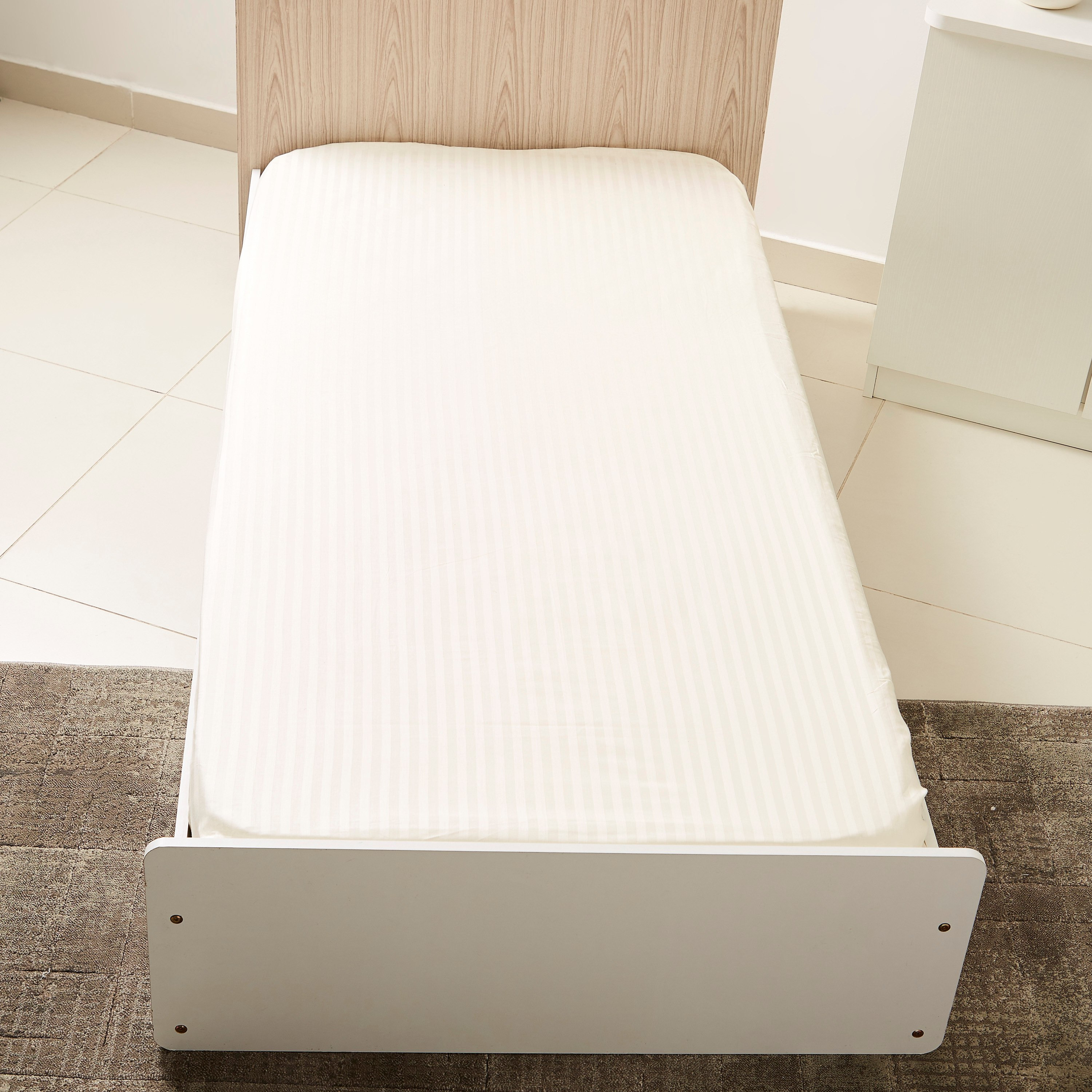 شرشف مطّاطي فردي قطن مخطّط ساتن من هاميلتون - 90x200+30 سم-hbxhomeware-hbxbedroom-image-2