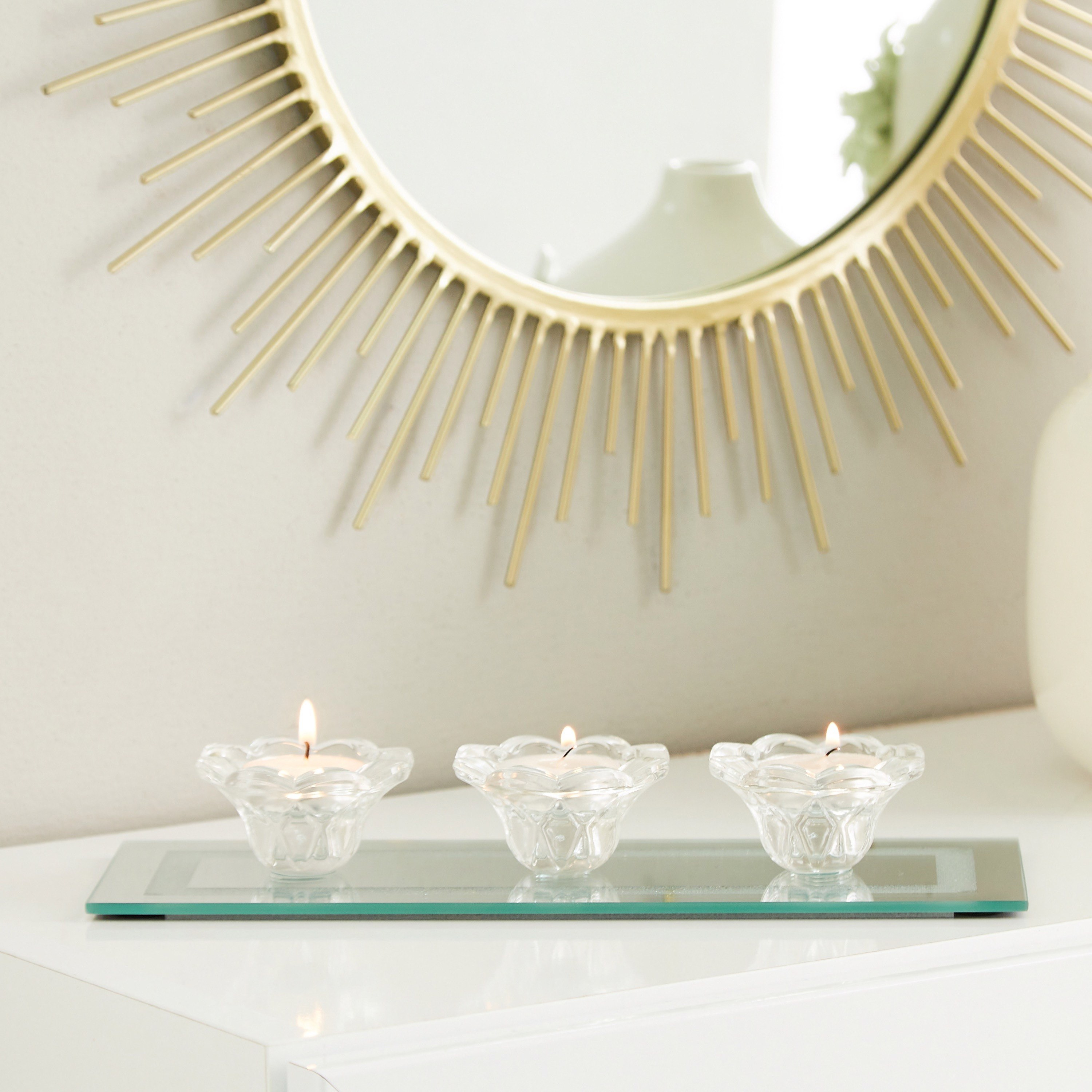 طقم حامل شموع زجاجي 4 قطع مع صينية عاكسة لامعة من هيبورن - 28x10x3.5 سم-hbxlivingroom-decorandaccessories-candleholders-image-1