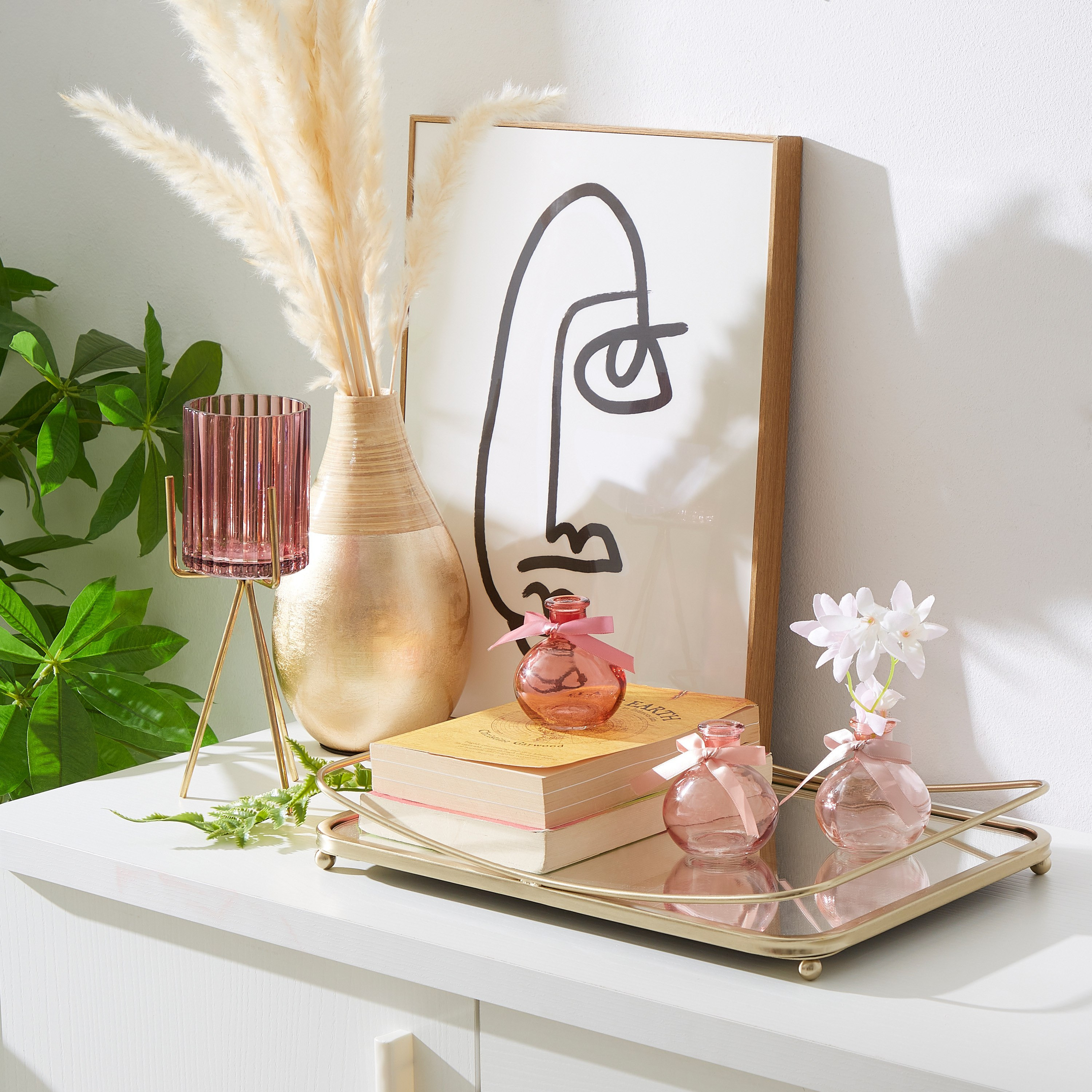 مزهريات زجاجية من أودري - طقم من 3 قطع-hbxbedroom-decorandaccessories-vases-image-4