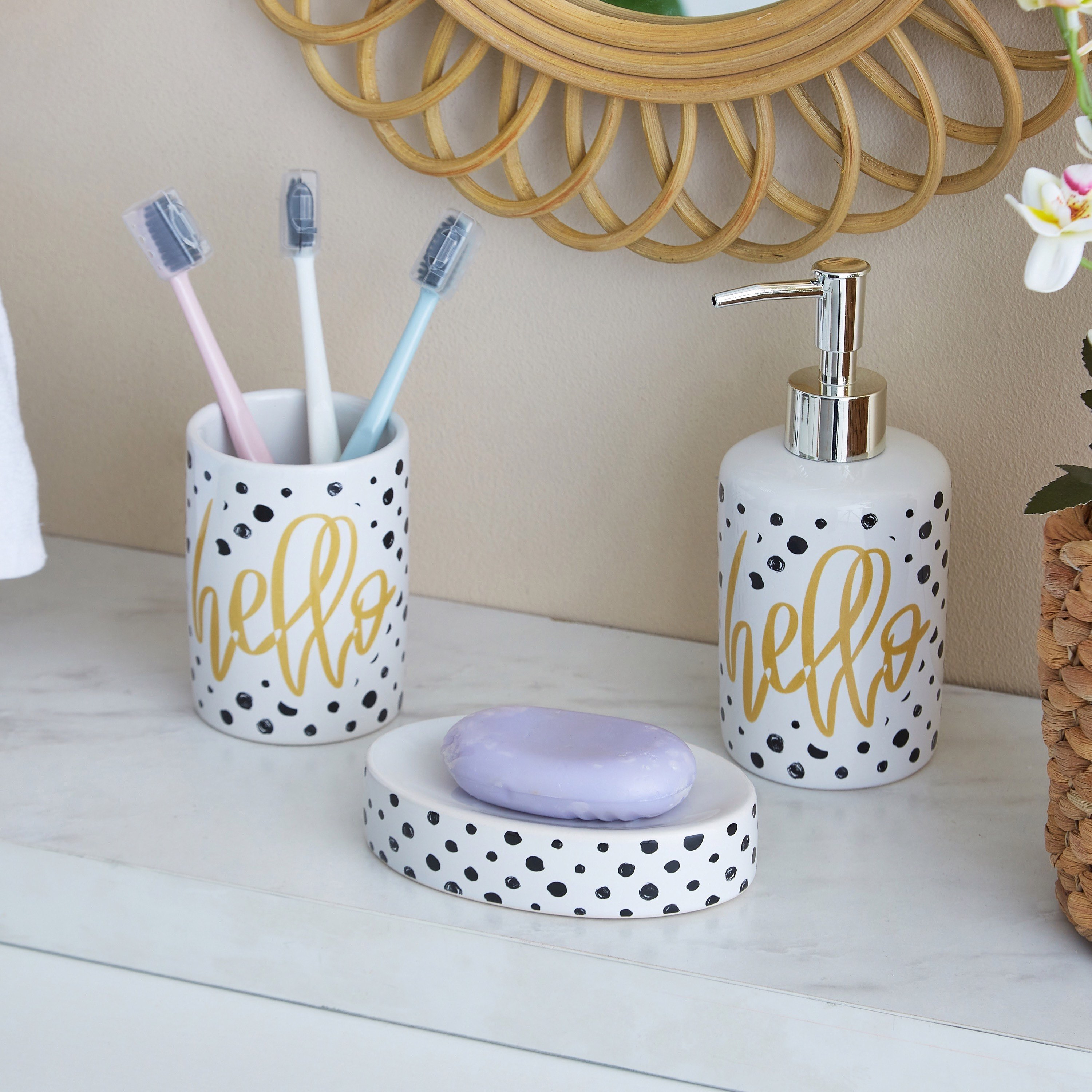 موزّع صابون سائل سيراميك وكوب وصحن صابون بتصميم منقّط من أريس-hbxhomeware-hbxkidsandyouth-image-1