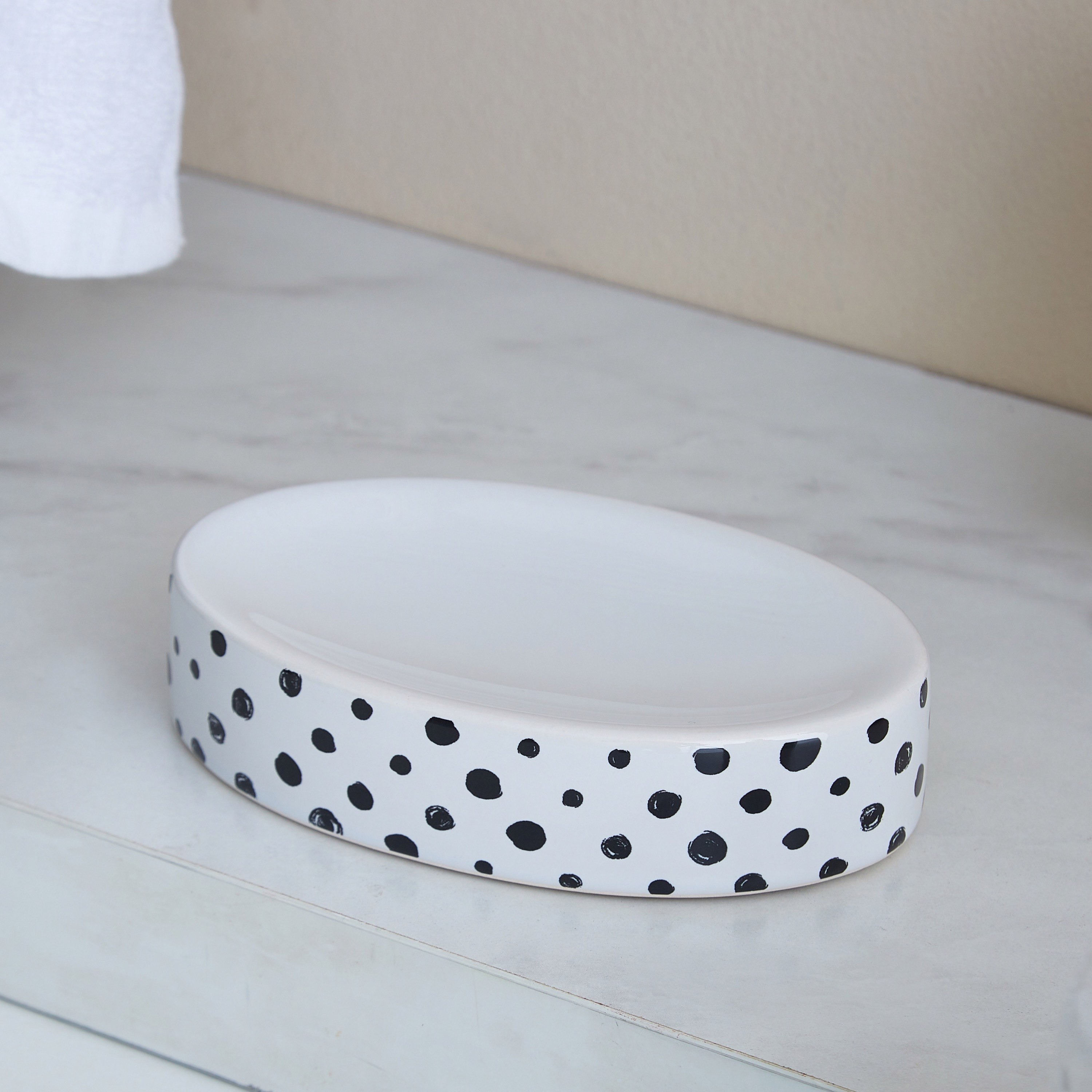 موزّع صابون سائل سيراميك وكوب وصحن صابون بتصميم منقّط من أريس-hbxhomeware-hbxkidsandyouth-image-4