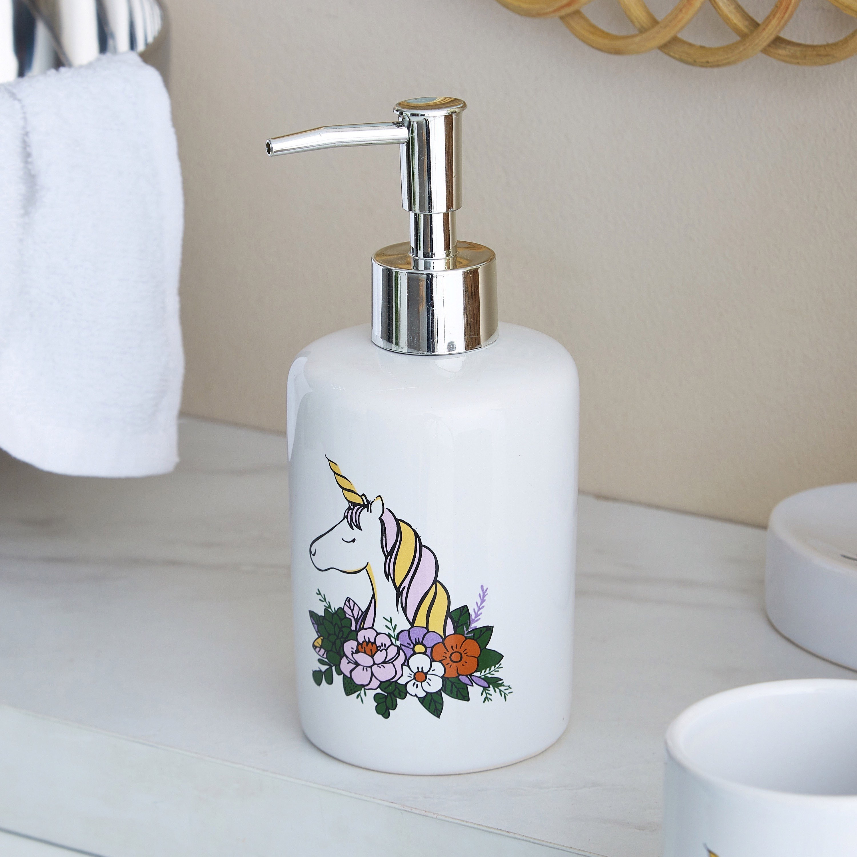 طقم موزع صابون سائل سيراميك وكوب وصحن صابون بطبعات يونيكورن من إريس-hbxhomeware-hbxkidsandyouth-image-2