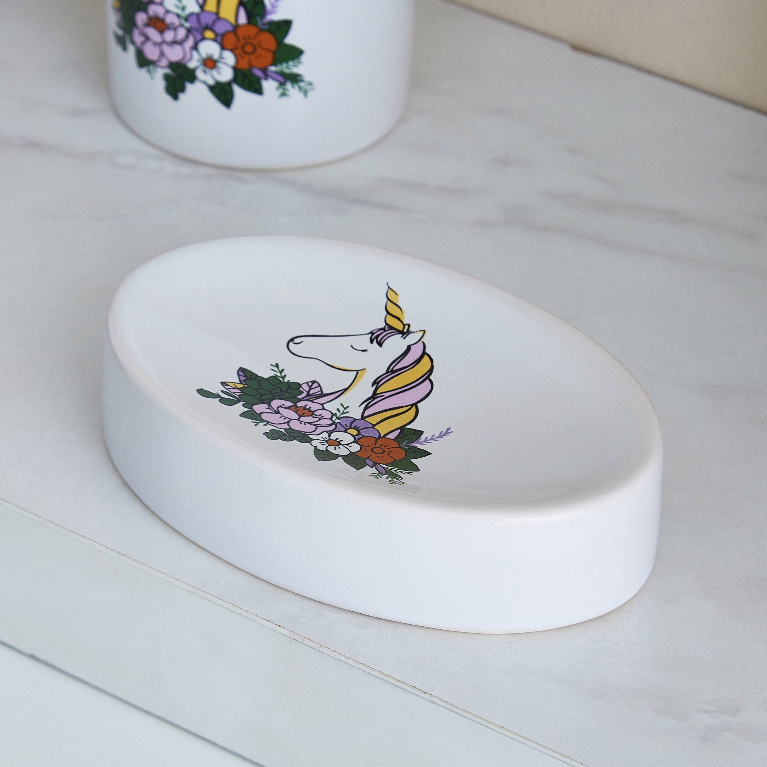 طقم موزع صابون سائل سيراميك وكوب وصحن صابون بطبعات يونيكورن من إريس-hbxhomeware-hbxkidsandyouth-image-4