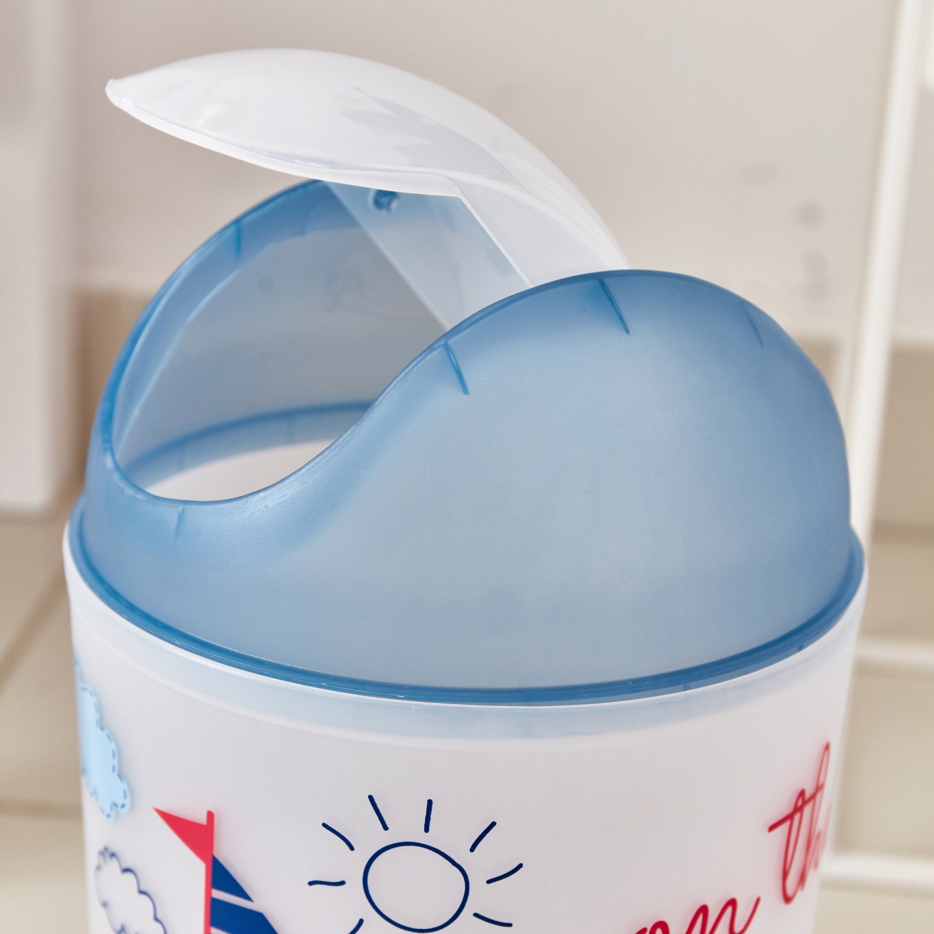 سلّة نفايات بولي بروبلين بطبعات رحلة بحريّة من أريس  - 19.5x24 سم-hbxhomeware-hbxkidsandyouth-image-2