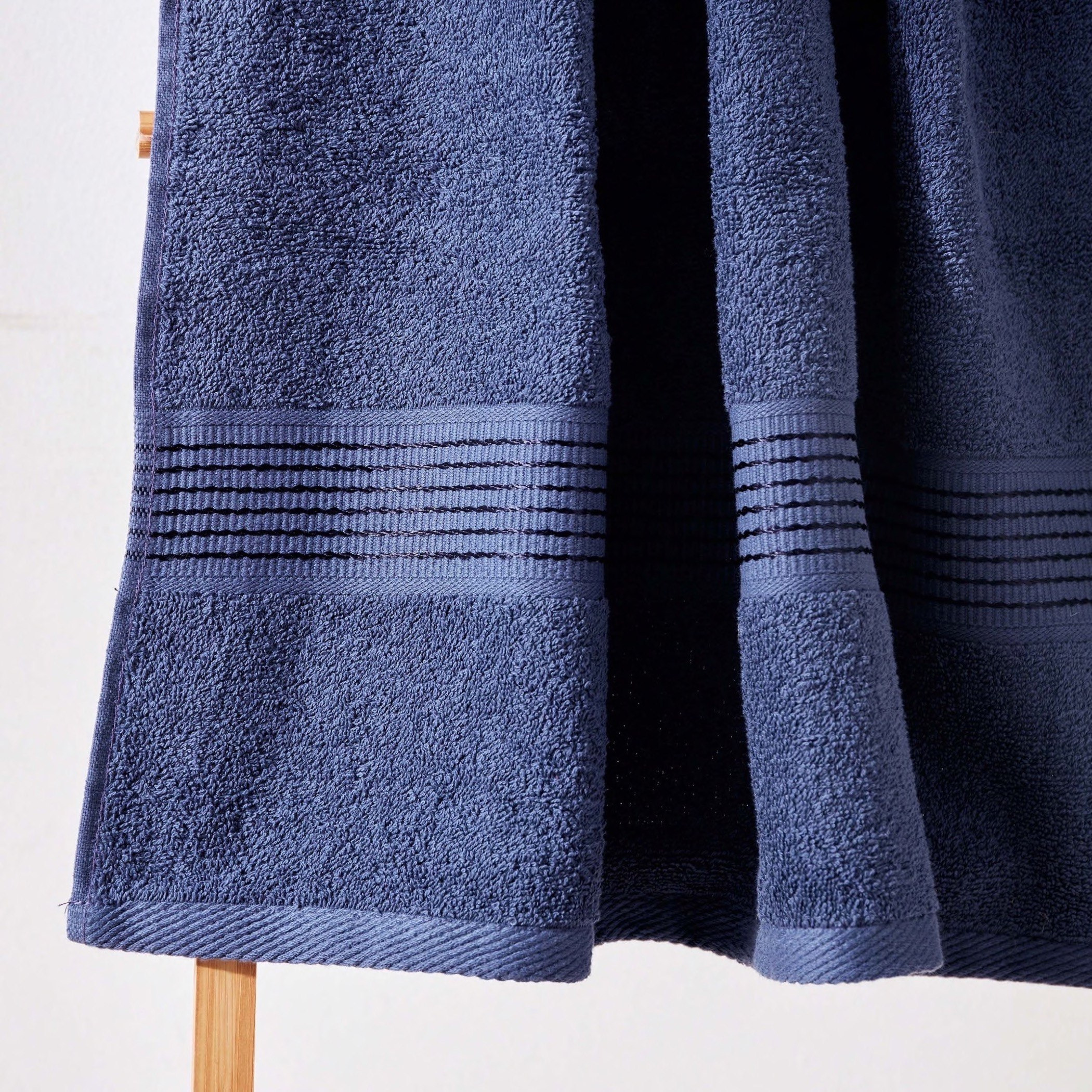منشفة حمام ممشطة من إيسنشيال - 70×140 سم-hbxbathroom-bathroomtextiles-image-3