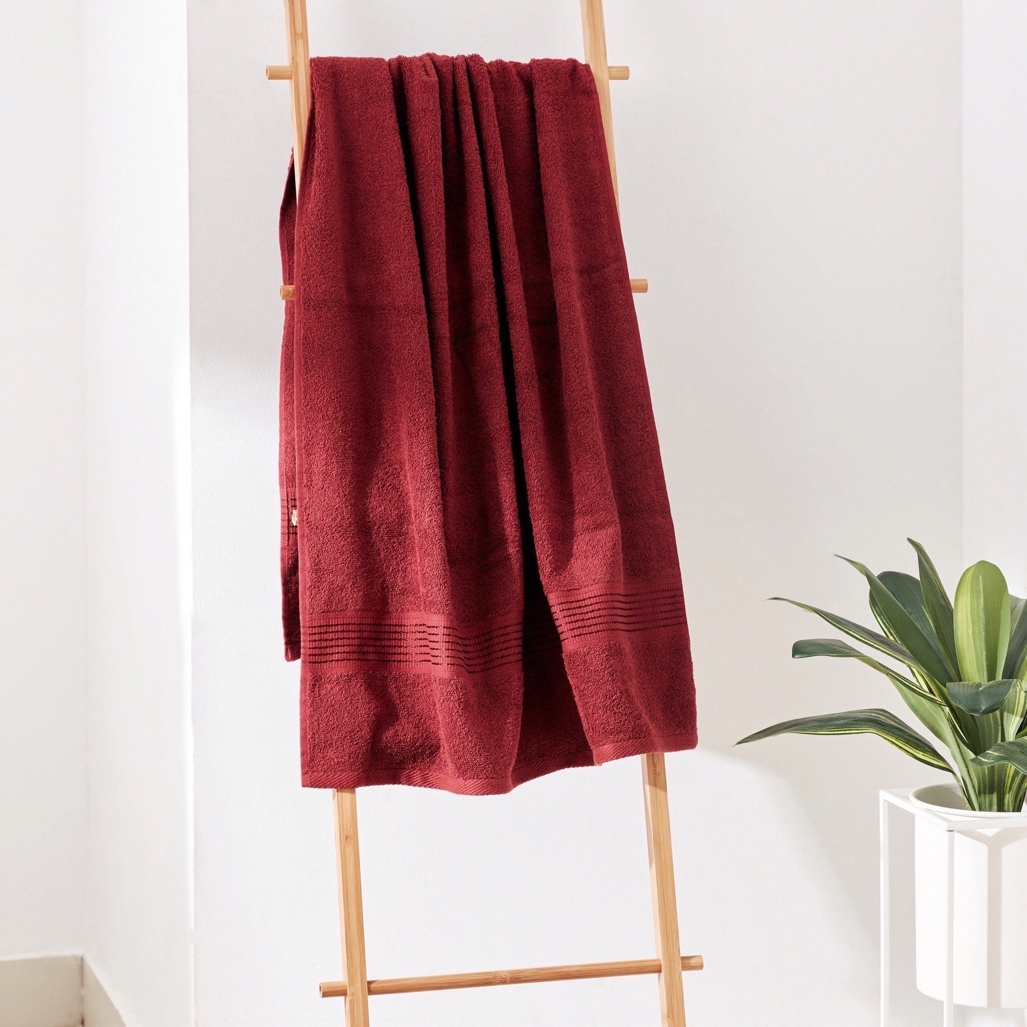 منشفة حمام من إيسنشيال - 70×140 سم-hbxbathroom-bathroomtextiles-image-1