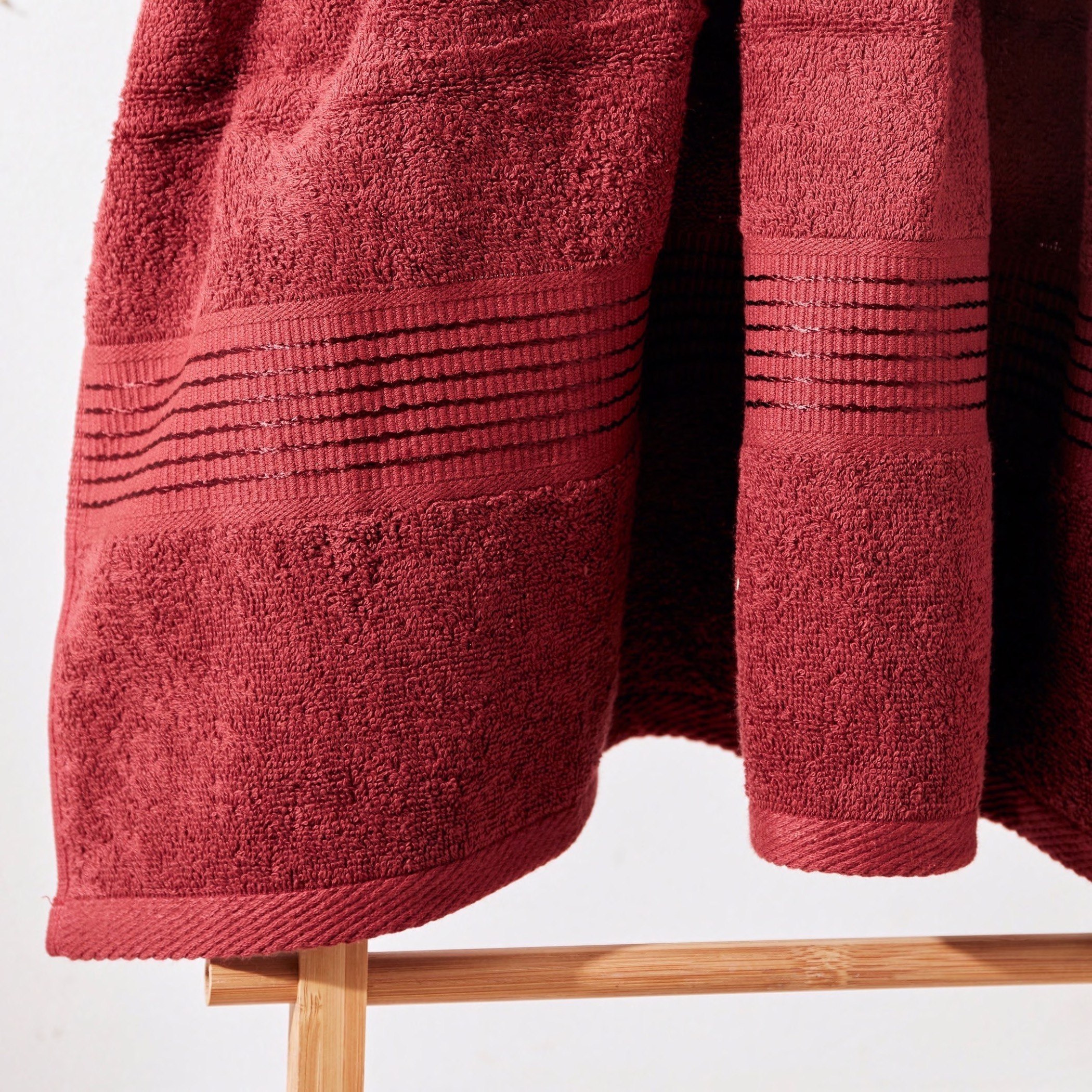 منشفة حمّام ممشطة من إسينشيال - 90x150 سم-hbxbathroom-bathroomtextiles-image-3